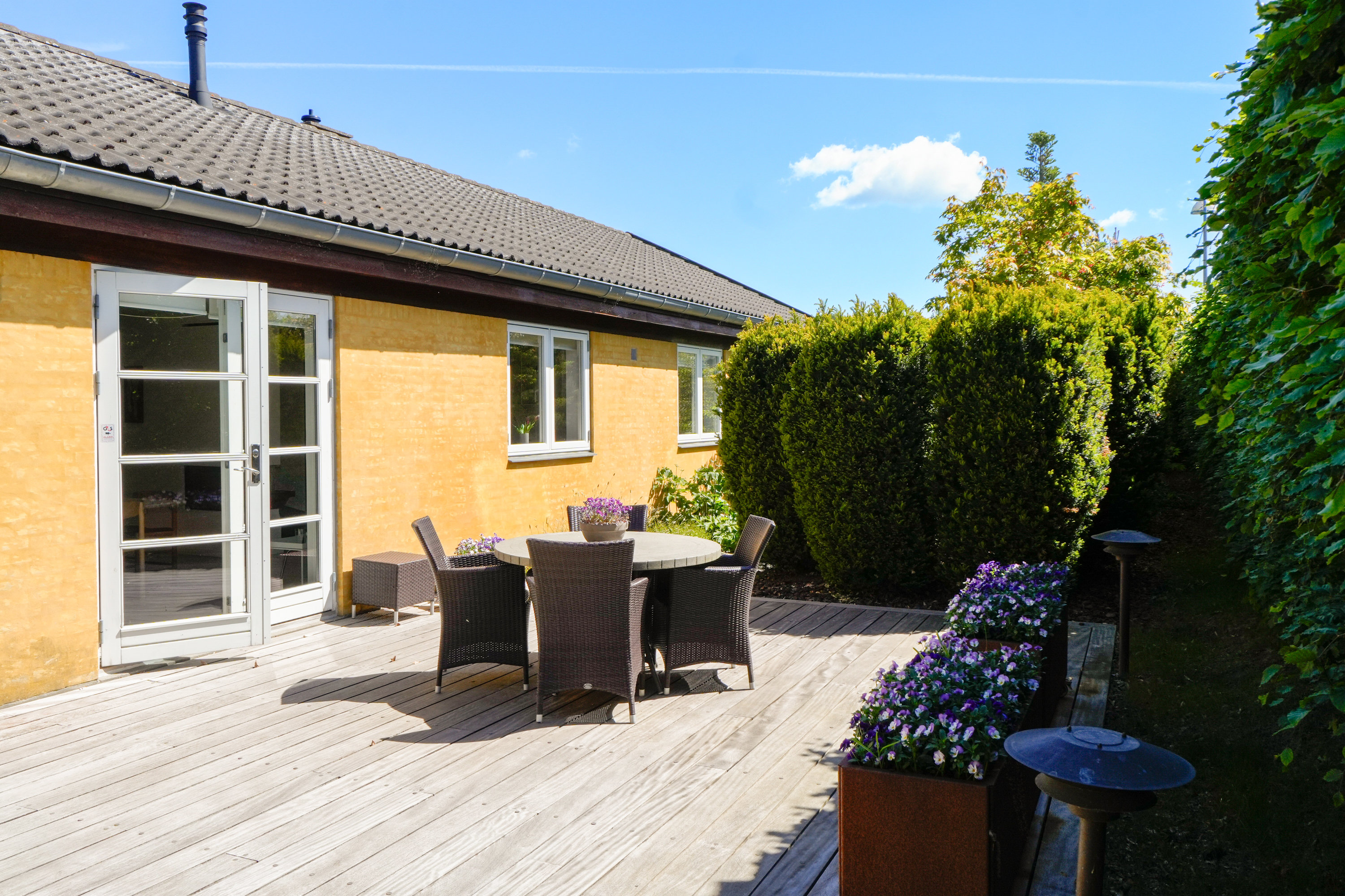 Fremhævet terrasse billede i fuldskærmstilstand. Billede af Sjælsøvej 57, 3460 Birkerød
