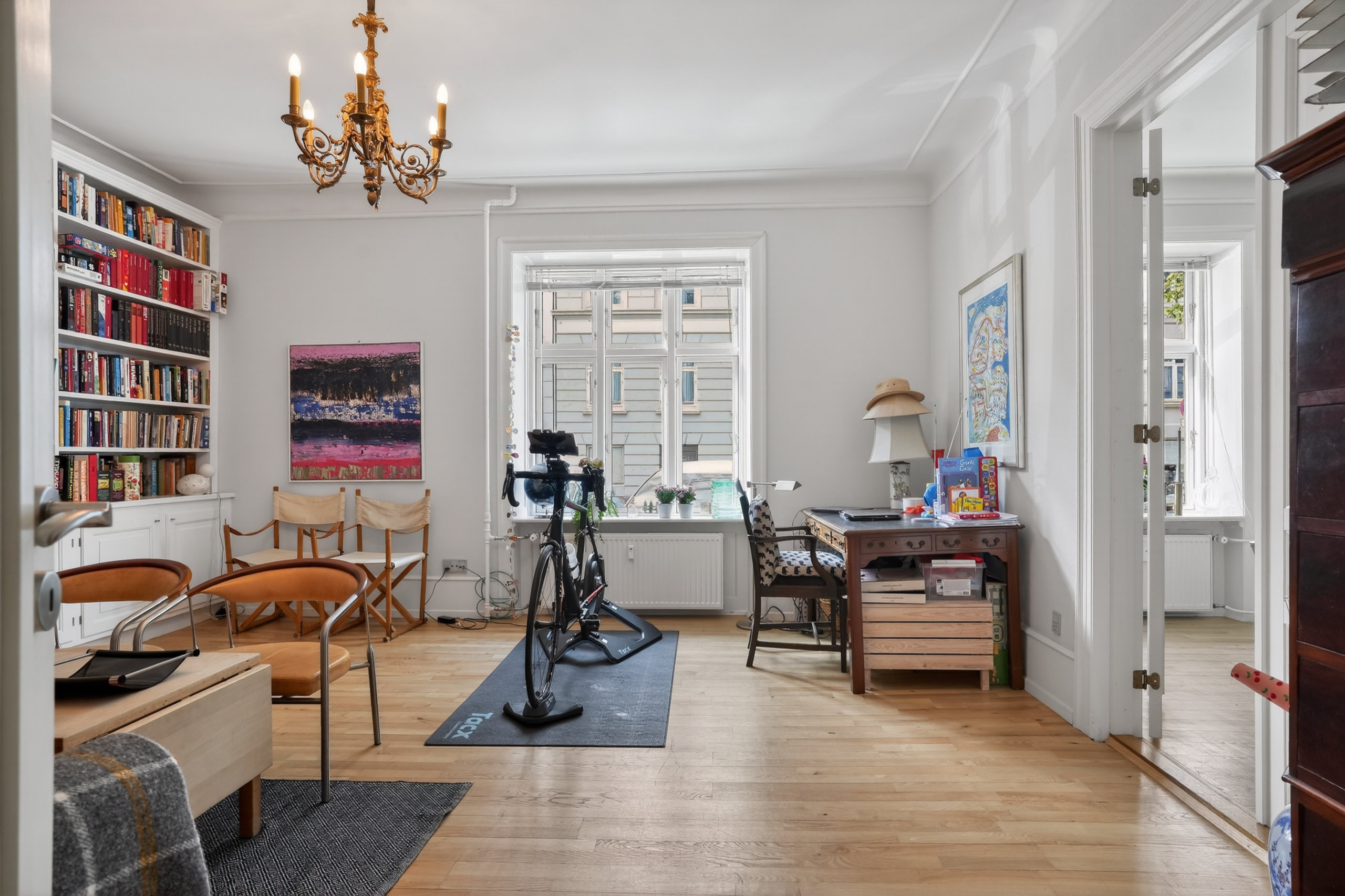 Fremhævet stue billede i fuldskærmstilstand. Billede af Holsteinsgade 9, st.. tv., 2100 København Ø