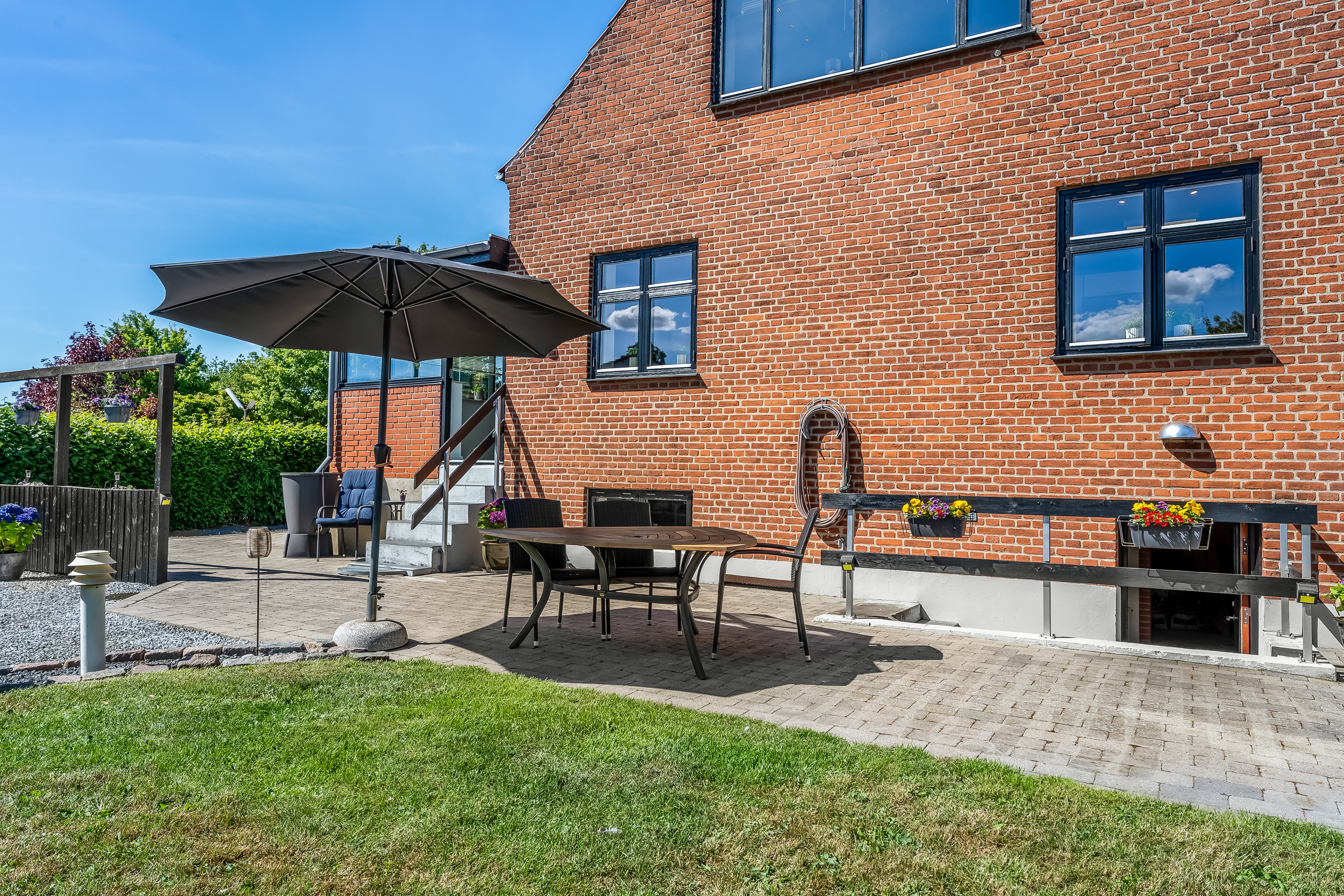 Fremhævet terrasse billede i fuldskærmstilstand. Billede af Kraghave Møllevej 8, Kraghave, 4800 Nykøbing F