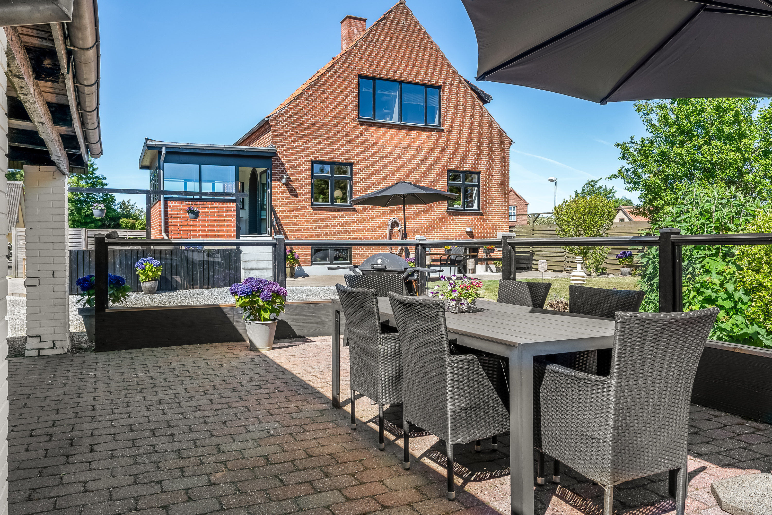 Fremhævet terrasse billede i fuldskærmstilstand. Billede af Kraghave Møllevej 8, Kraghave, 4800 Nykøbing F