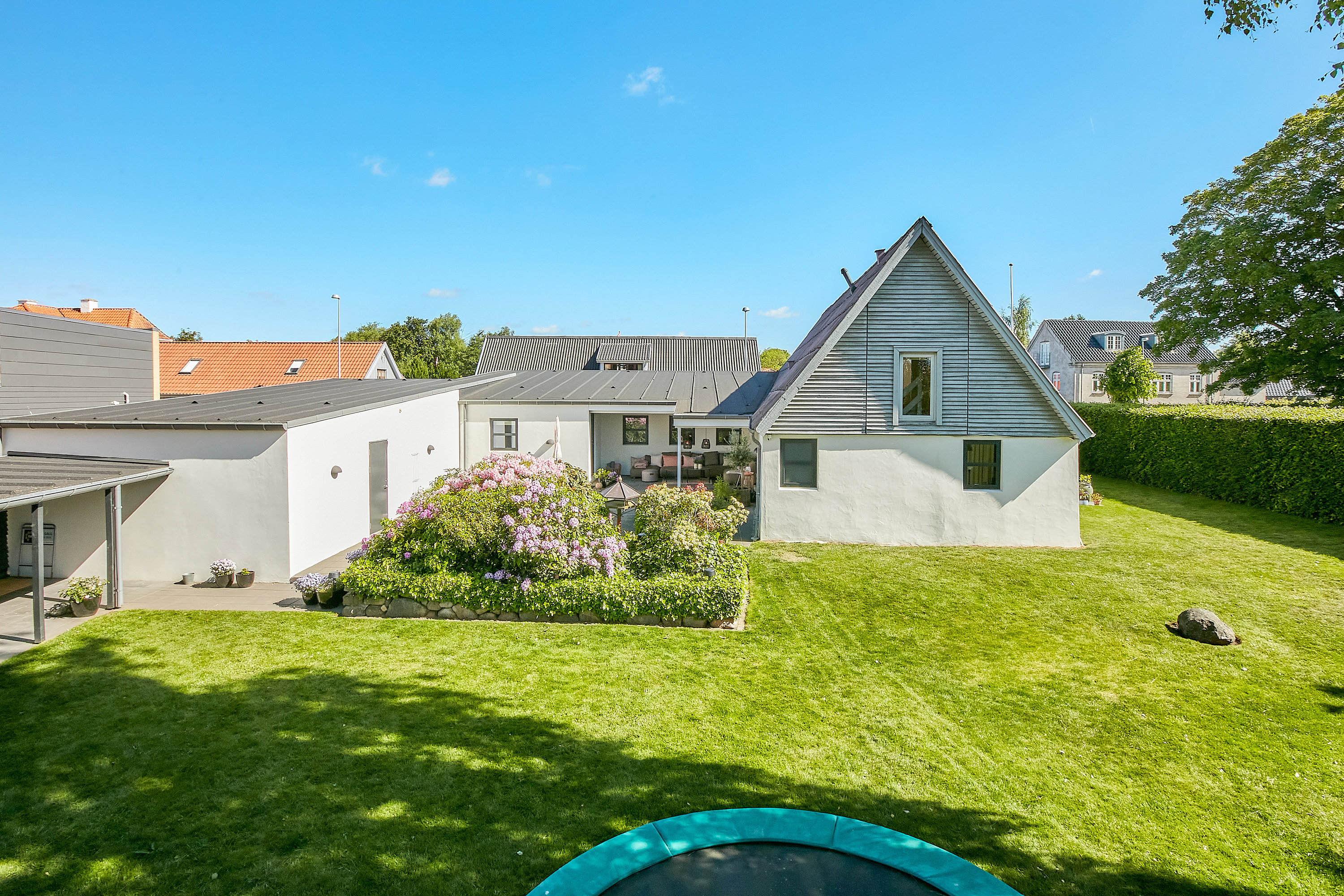 Villa: Set fra haven på Bygaden 66, Stensballe, 8700 Horsens