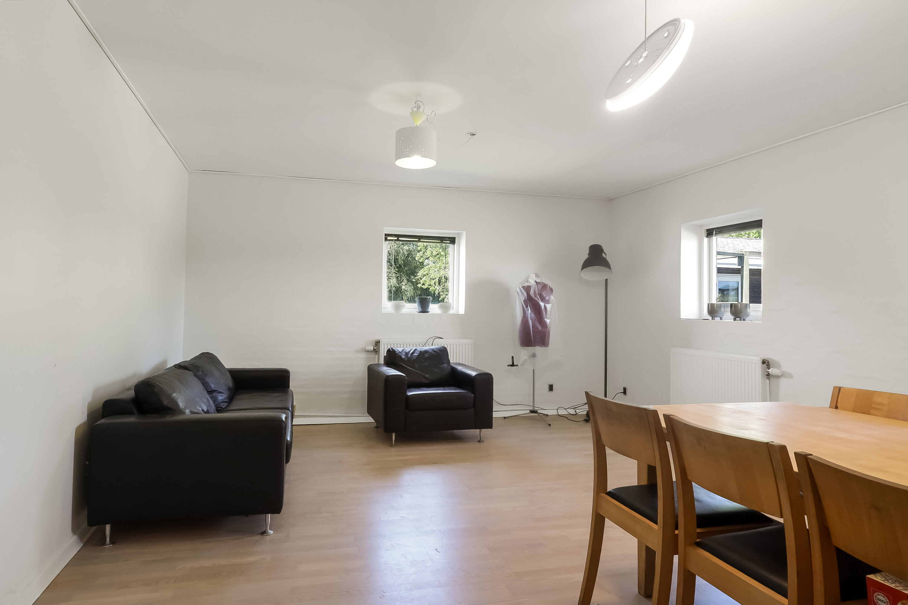 Fremhævet stue billede i fuldskærmstilstand. Billede af Højensvej 200, Egense, 5700 Svendborg