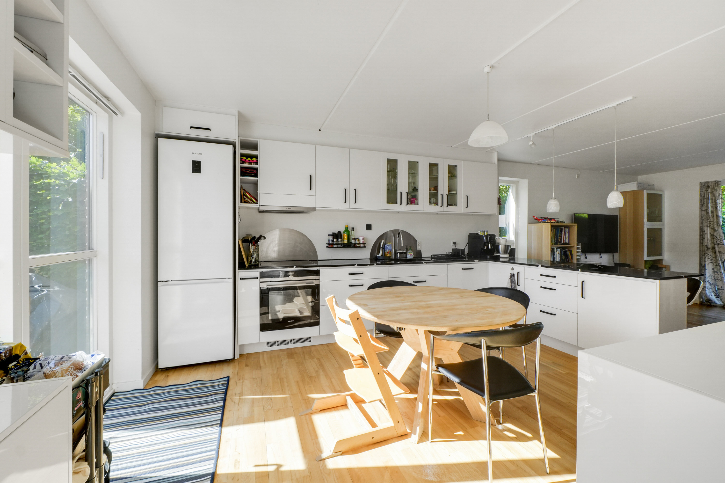 Fremhævet køkken billede i fuldskærmstilstand. Billede af Marbæk Park 61, 2750 Ballerup