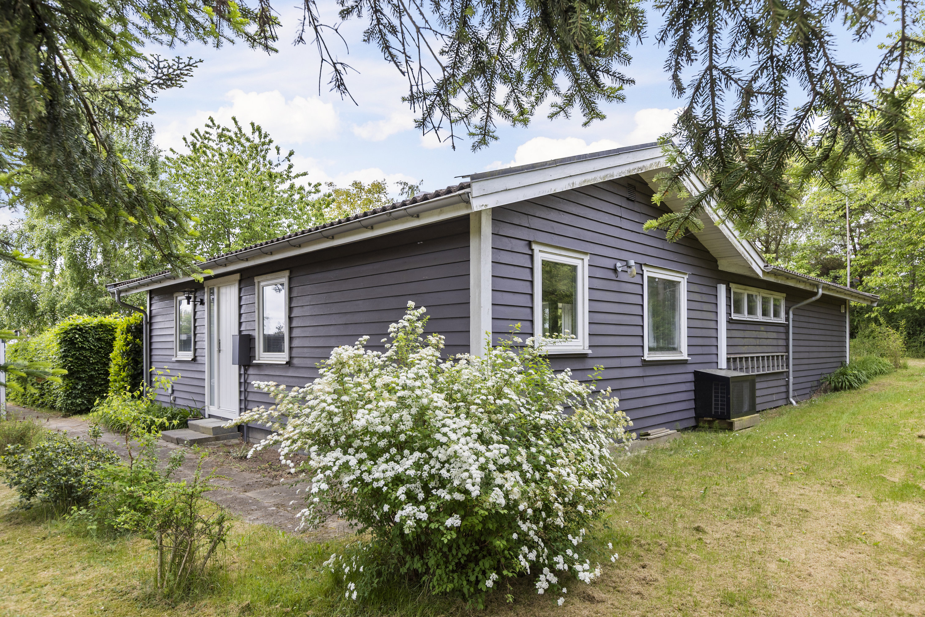 Miniaturebillede 1: ejendommen. Billede af Storkevænget 24, Vellerup, 4050 Skibby