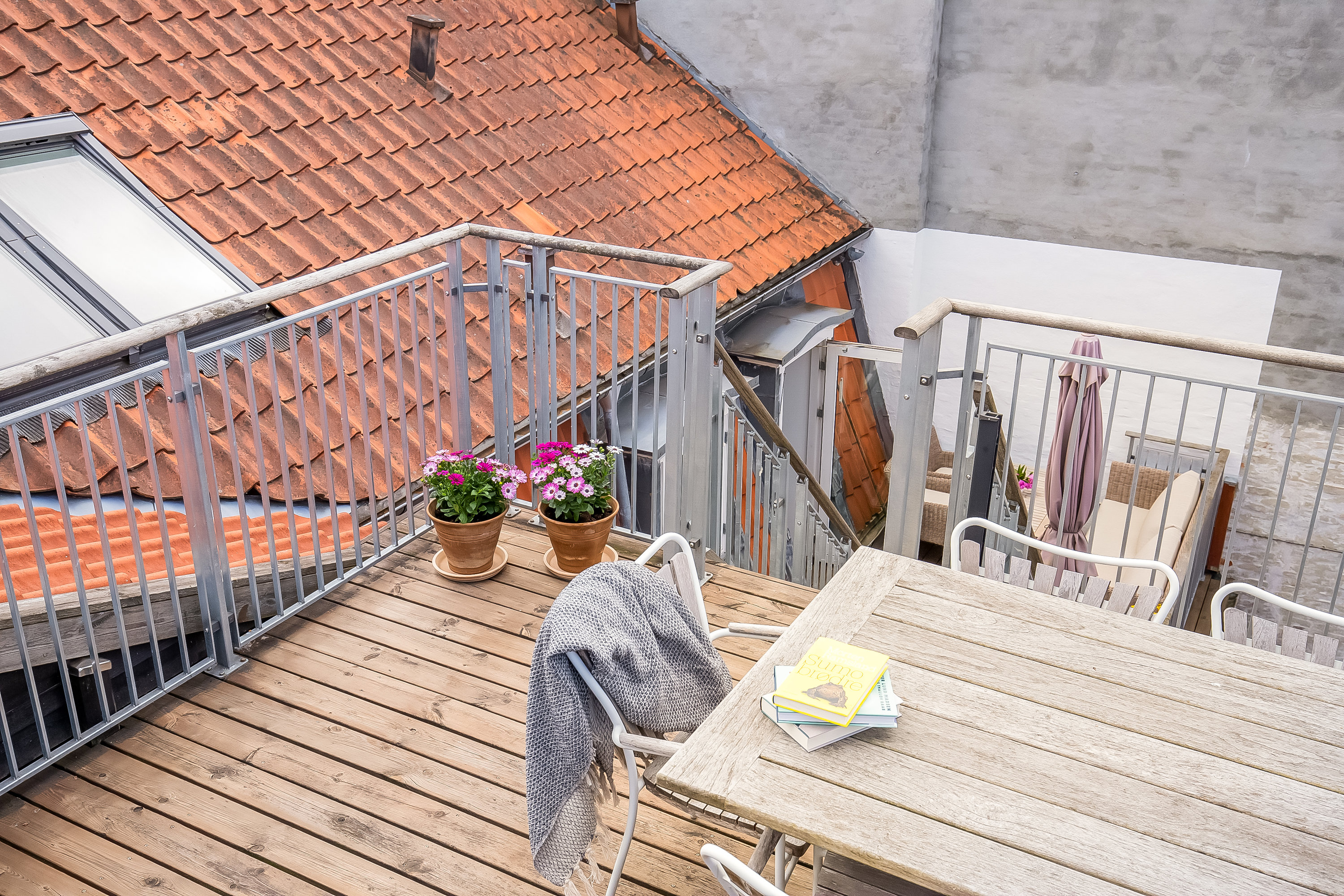 Fremhævet tagterrasse billede i fuldskærmstilstand. Billede af Vestergade 13A, 1. th., 7100 Vejle