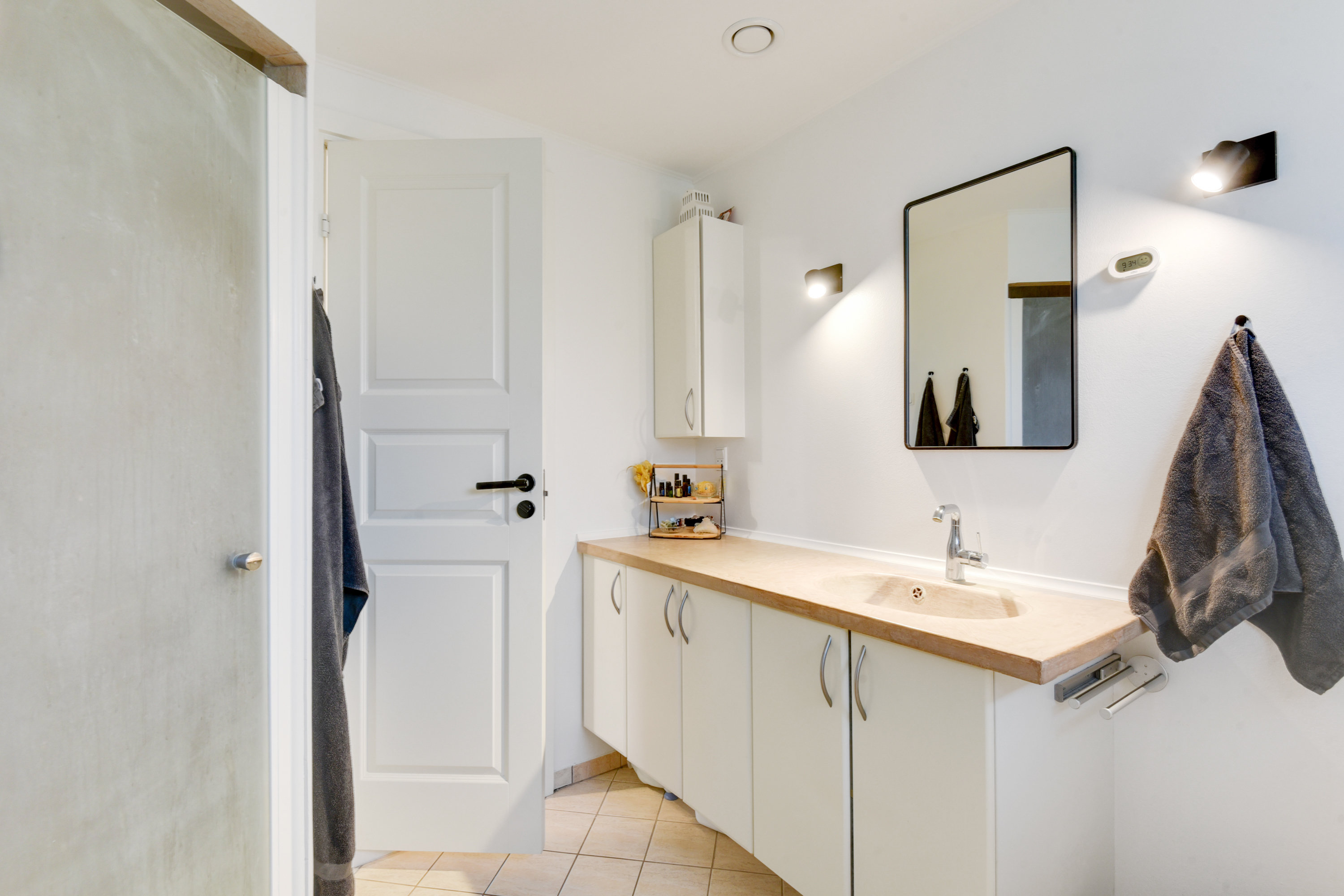 Fremhævet badeværelse billede i fuldskærmstilstand. Billede af Bueparken 62, 2750 Ballerup