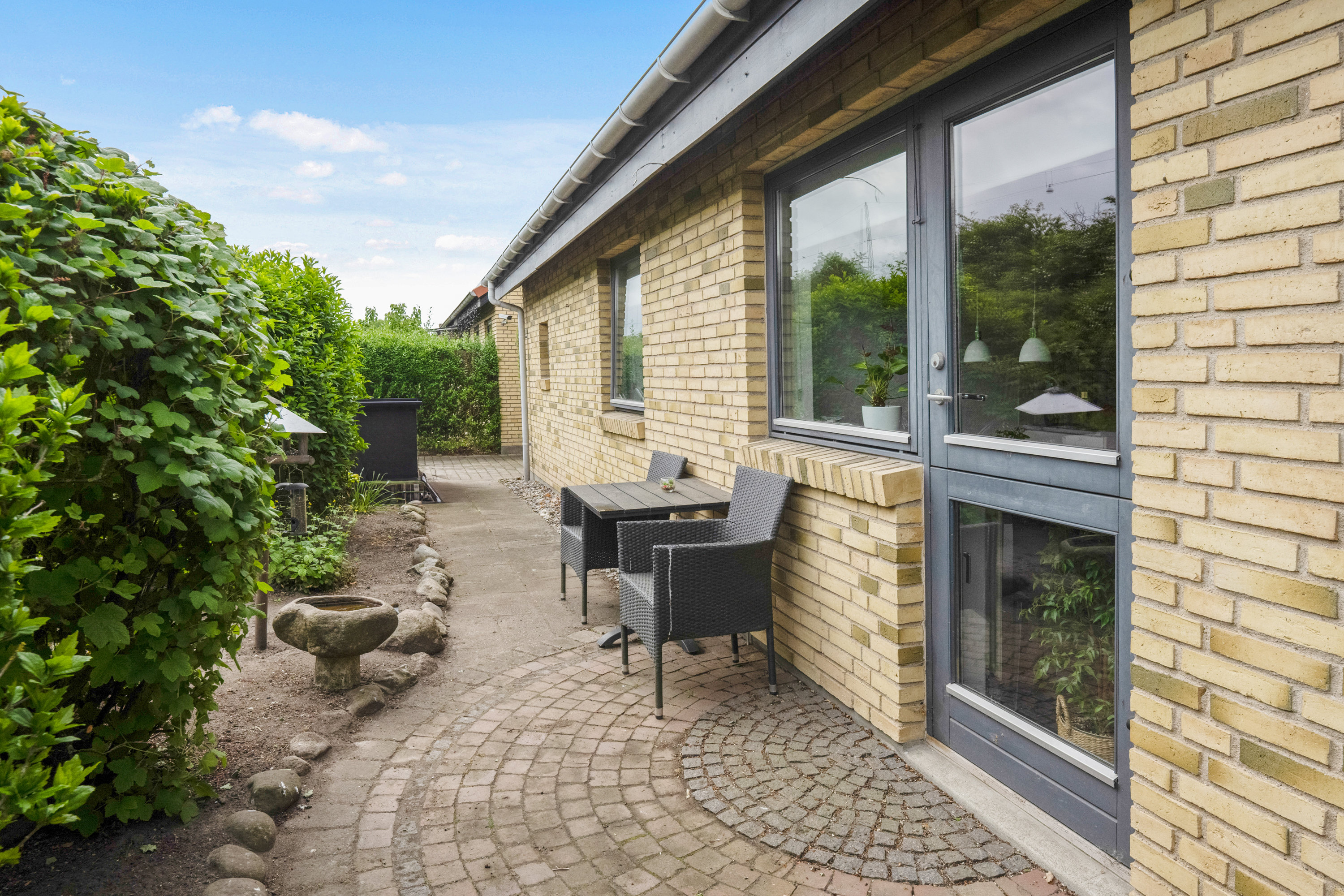 Fremhævet terrasse billede i fuldskærmstilstand. Billede af Langåvej 21, 2650 Hvidovre