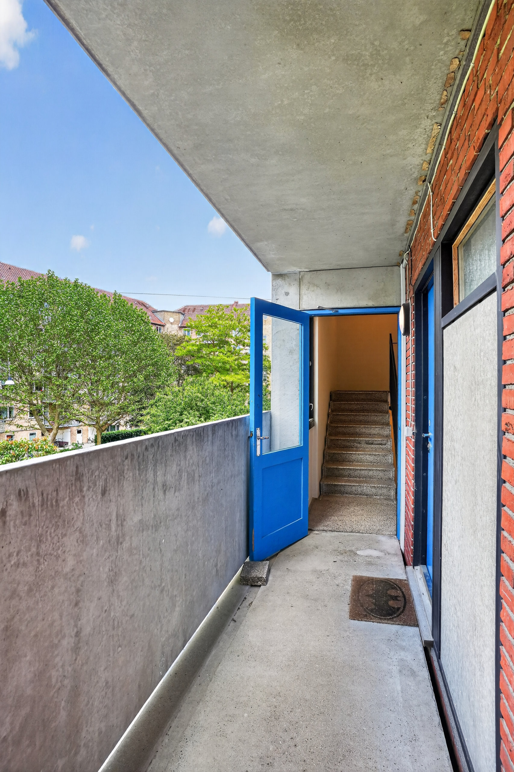 Fremhævet opgang billede i fuldskærmstilstand. Billede af Banevolden 44, 1. 8., 2500 Valby