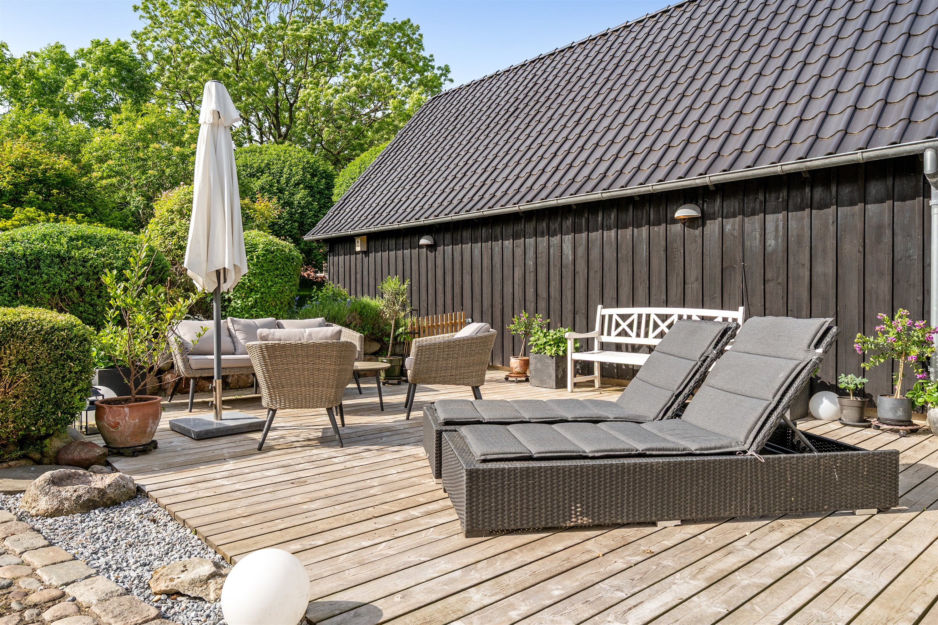 Fremhævet terrasse billede i fuldskærmstilstand. Billede af Østerbyvej 26, 6731 Tjæreborg