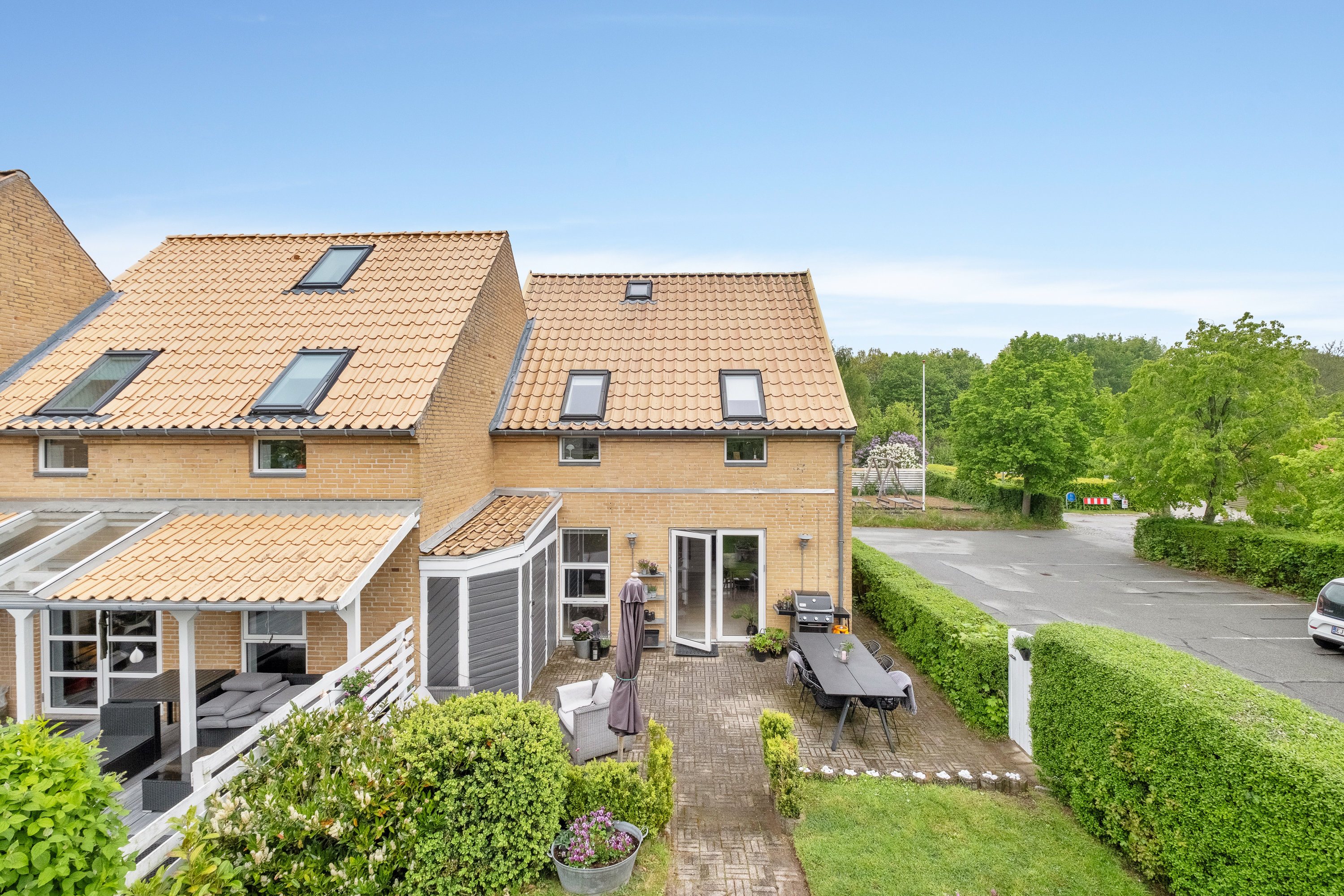 Fremhævet bag facade billede i fuldskærmstilstand. Billede af Solbærhaven 129, 8520 Lystrup
