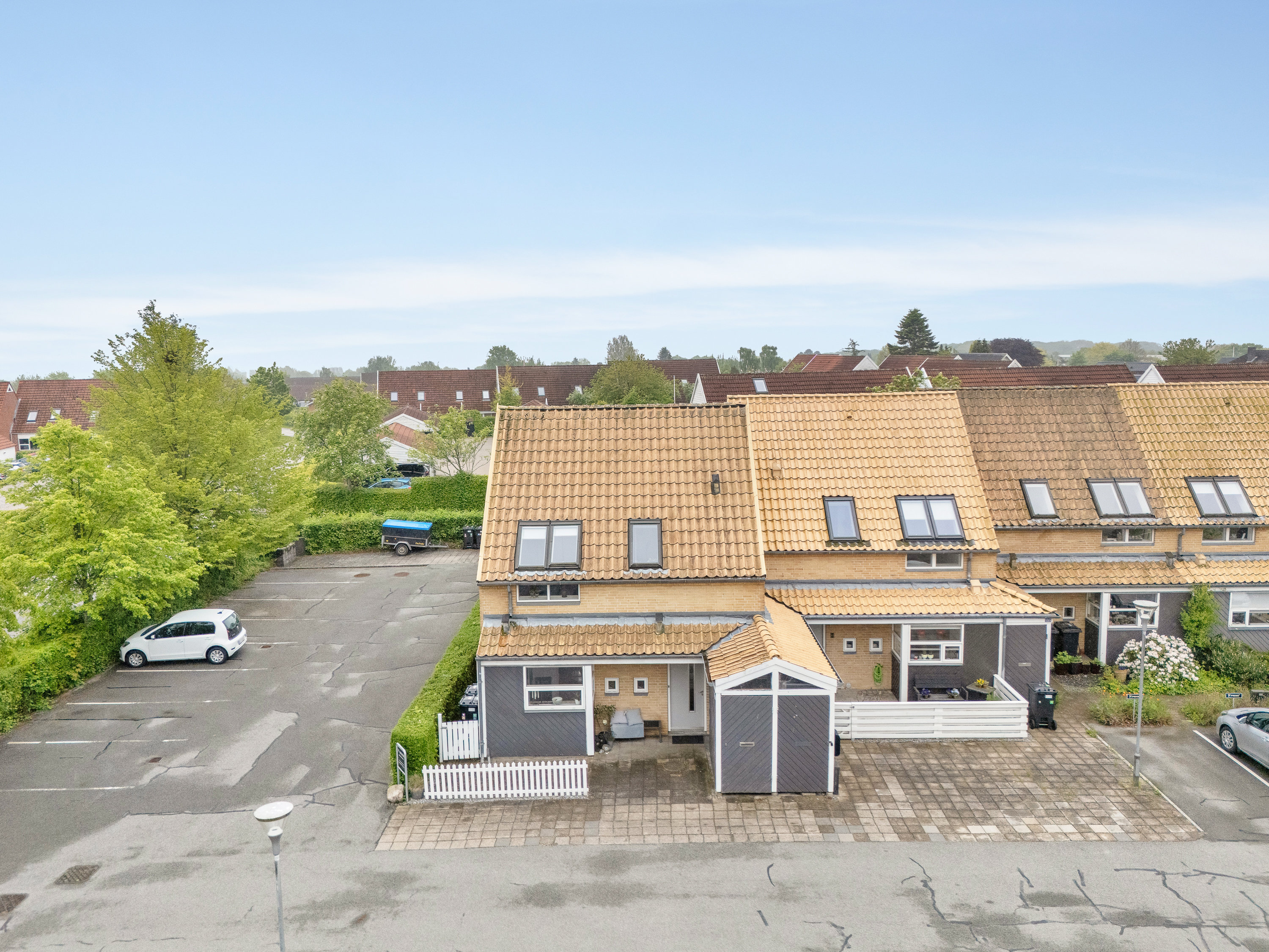 Fremhævet luftfoto billede i fuldskærmstilstand. Billede af Solbærhaven 129, 8520 Lystrup