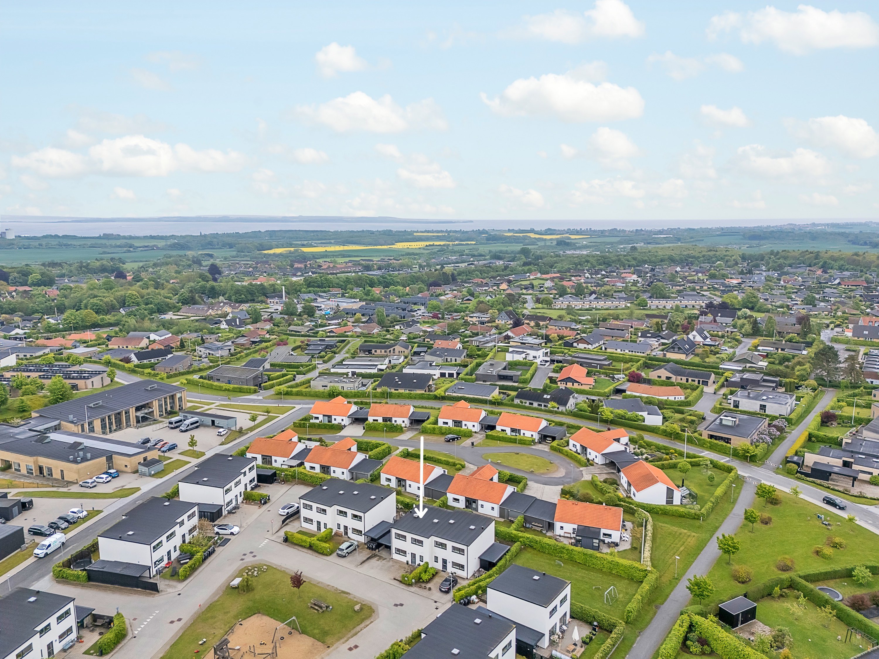 Fremhævet luftfoto billede i fuldskærmstilstand. Billede af Tronkærgårdsvej 206, 8541 Skødstrup