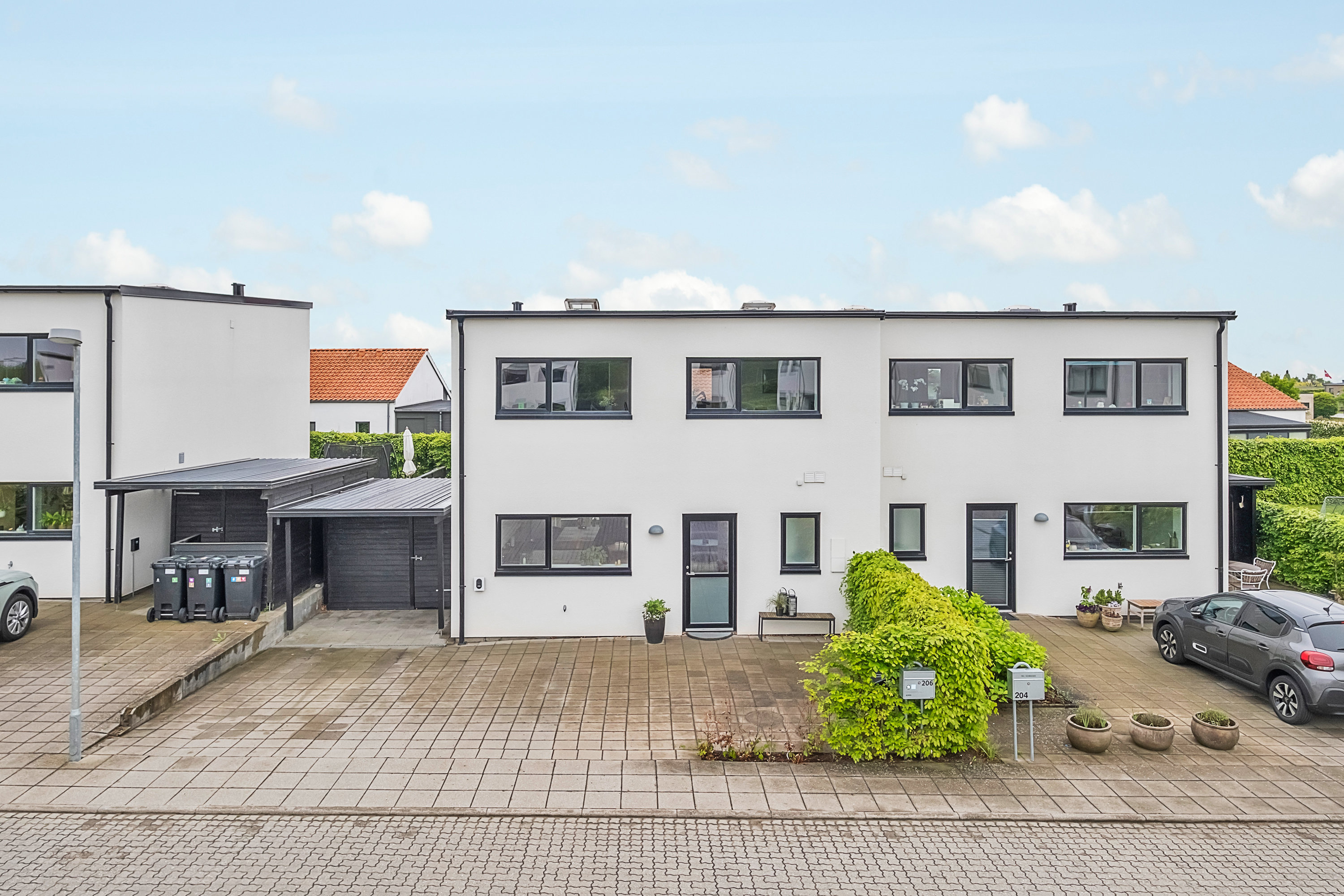 Fremhævet facade billede i fuldskærmstilstand. Billede af Tronkærgårdsvej 206, 8541 Skødstrup