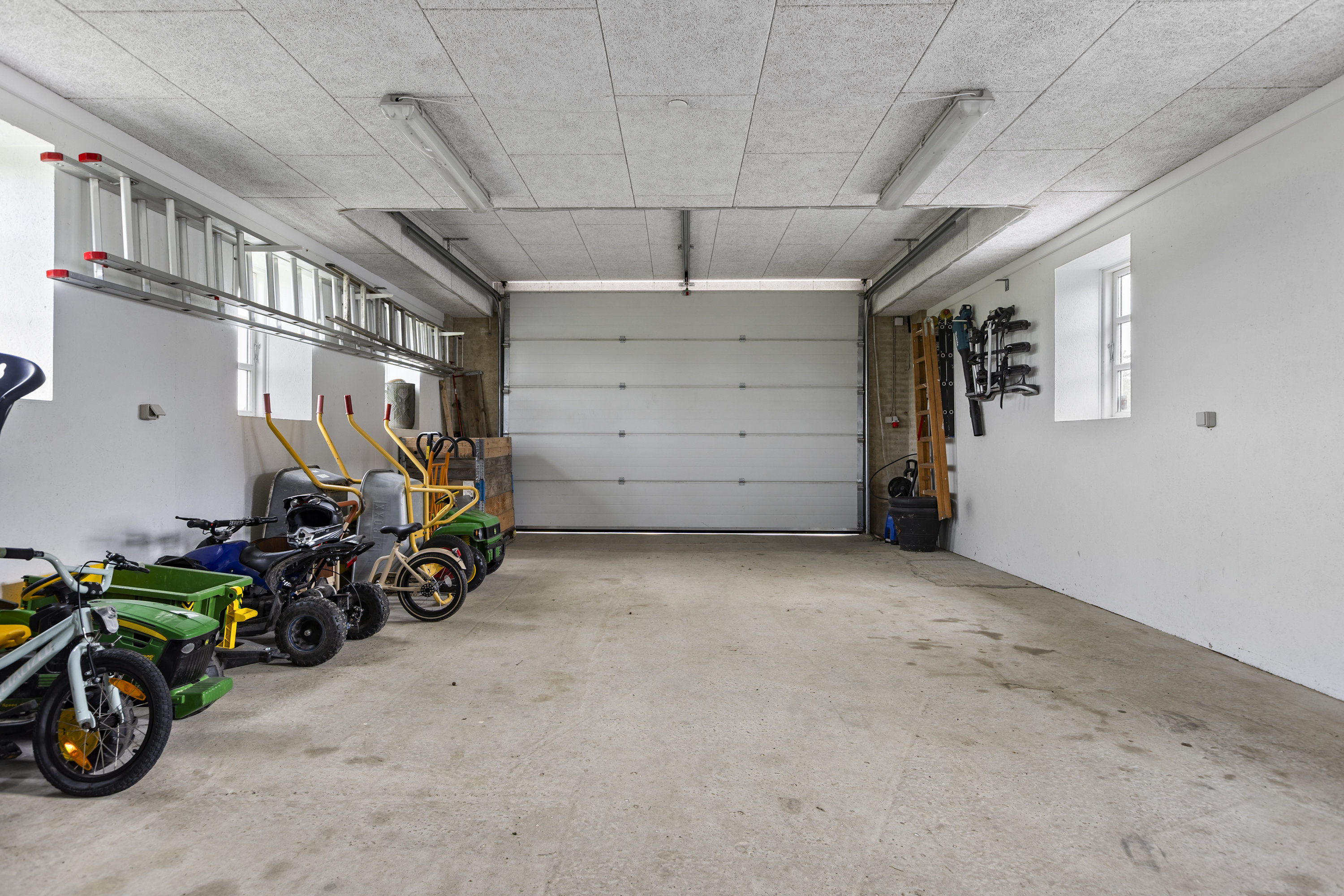 Fremhævet garage billede i fuldskærmstilstand. Billede af Haslevvej 238, 4100 Ringsted