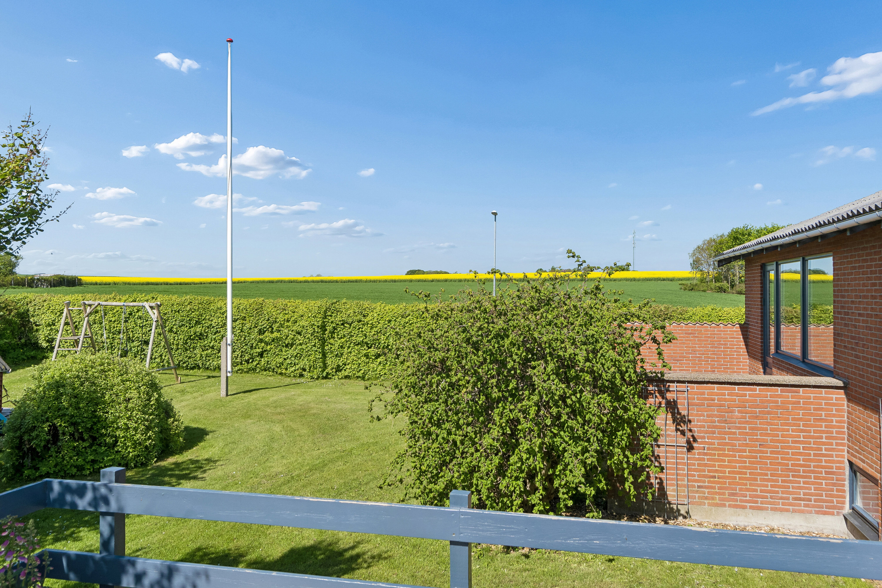 Fremhævet set fra haven billede i fuldskærmstilstand. Billede af Sennelsvej 110, Sennels, 7700 Thisted