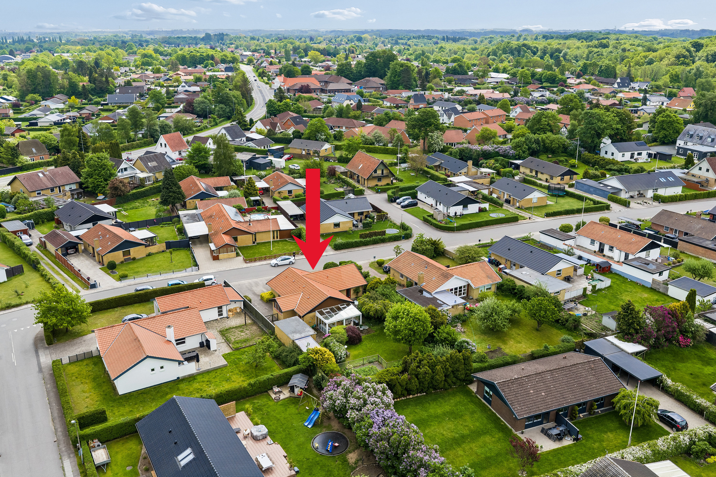 Fremhævet luftfoto billede i fuldskærmstilstand. Billede af Hjertegræsvej 20, Slukefter, 5210 Odense NV