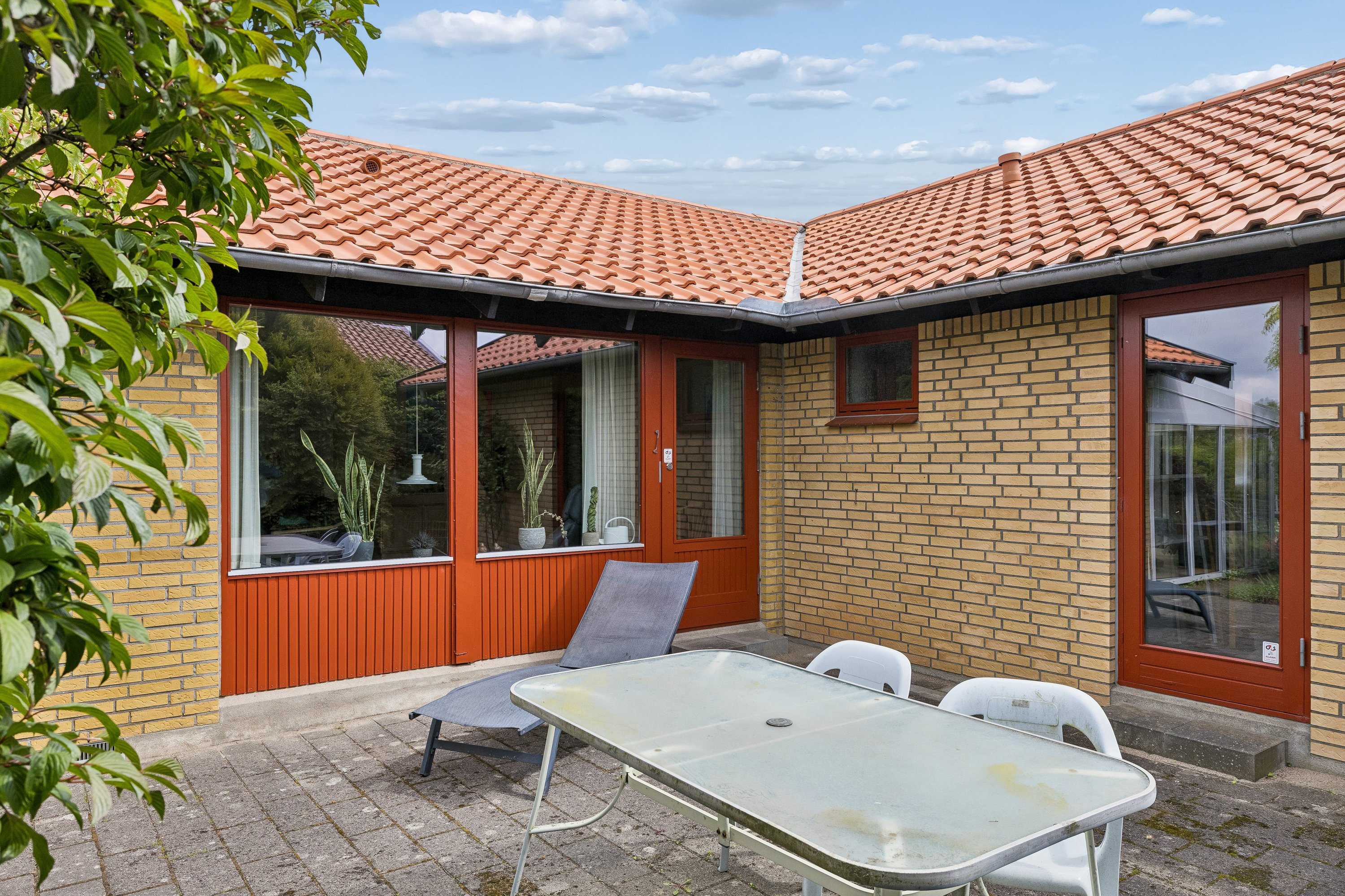 Fremhævet terrasse billede i fuldskærmstilstand. Billede af Hjertegræsvej 20, Slukefter, 5210 Odense NV