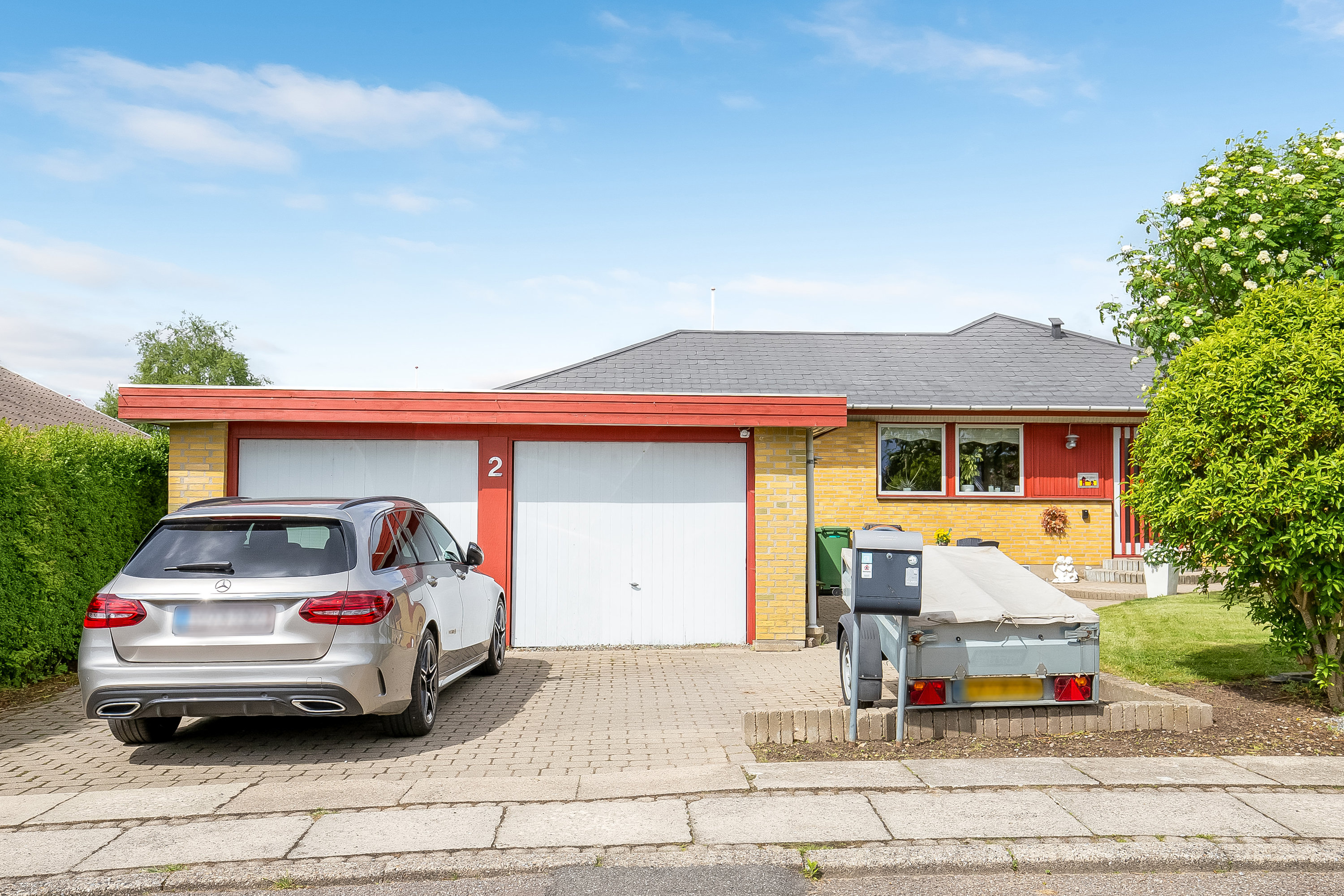 Fremhævet garage billede i fuldskærmstilstand. Billede af Rørsangervej 2, 7100 Vejle