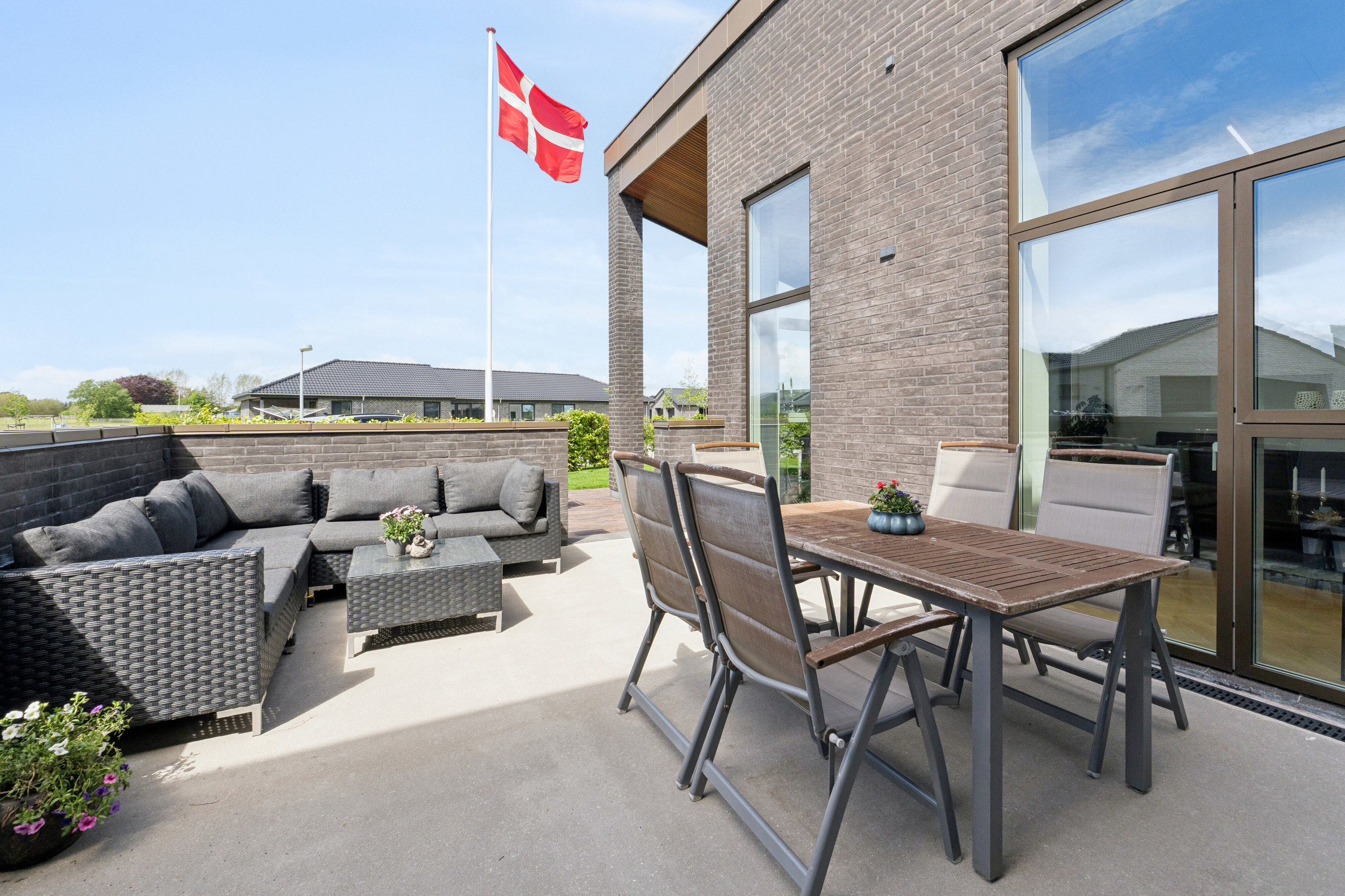 Fremhævet terrasse billede i fuldskærmstilstand. Billede af Stendyssen 22, Bellinge, 5250 Odense SV