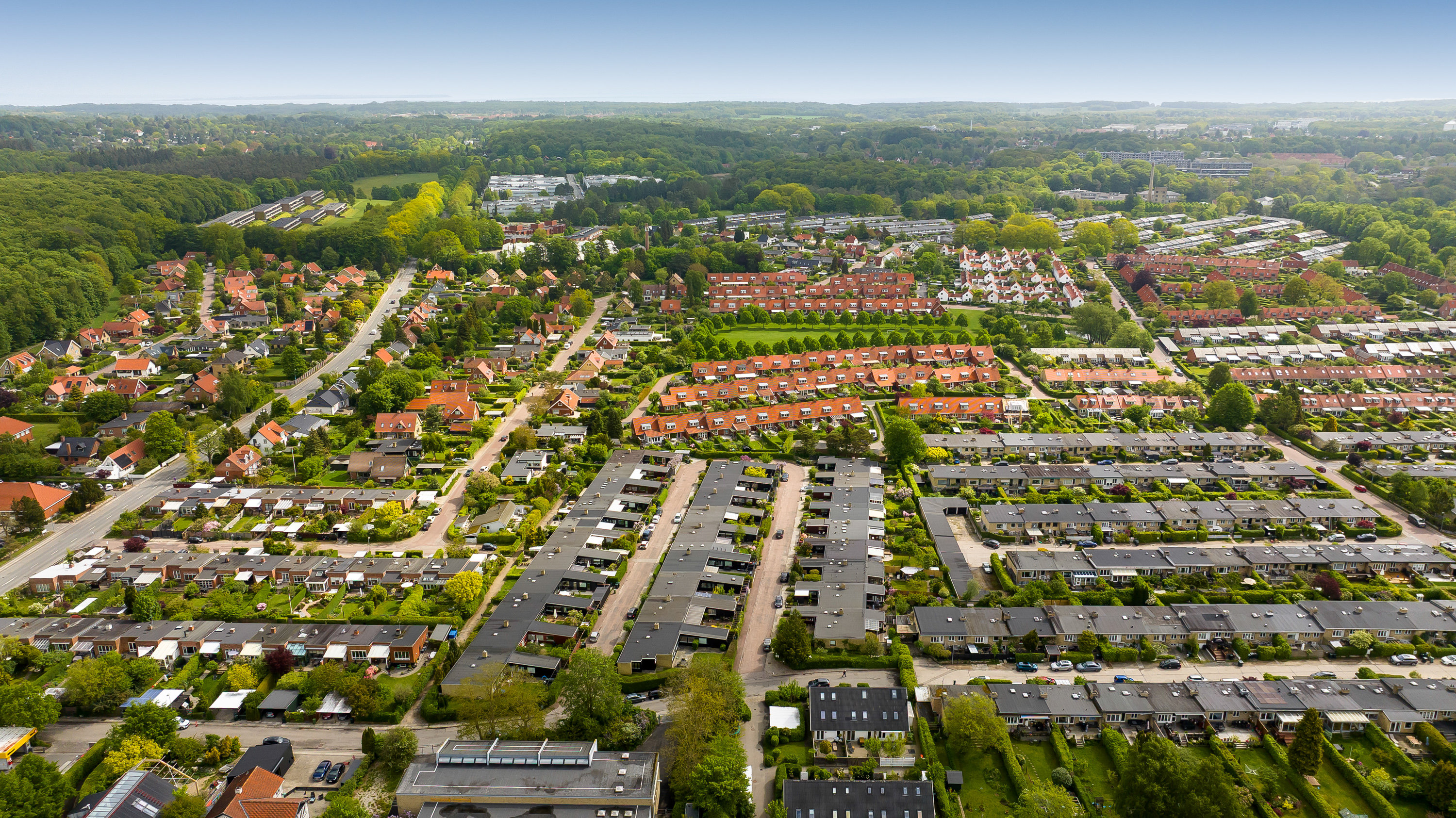 Fremhævet luftfoto billede i fuldskærmstilstand. Billede af Holmekrogen 34, 2830 Virum