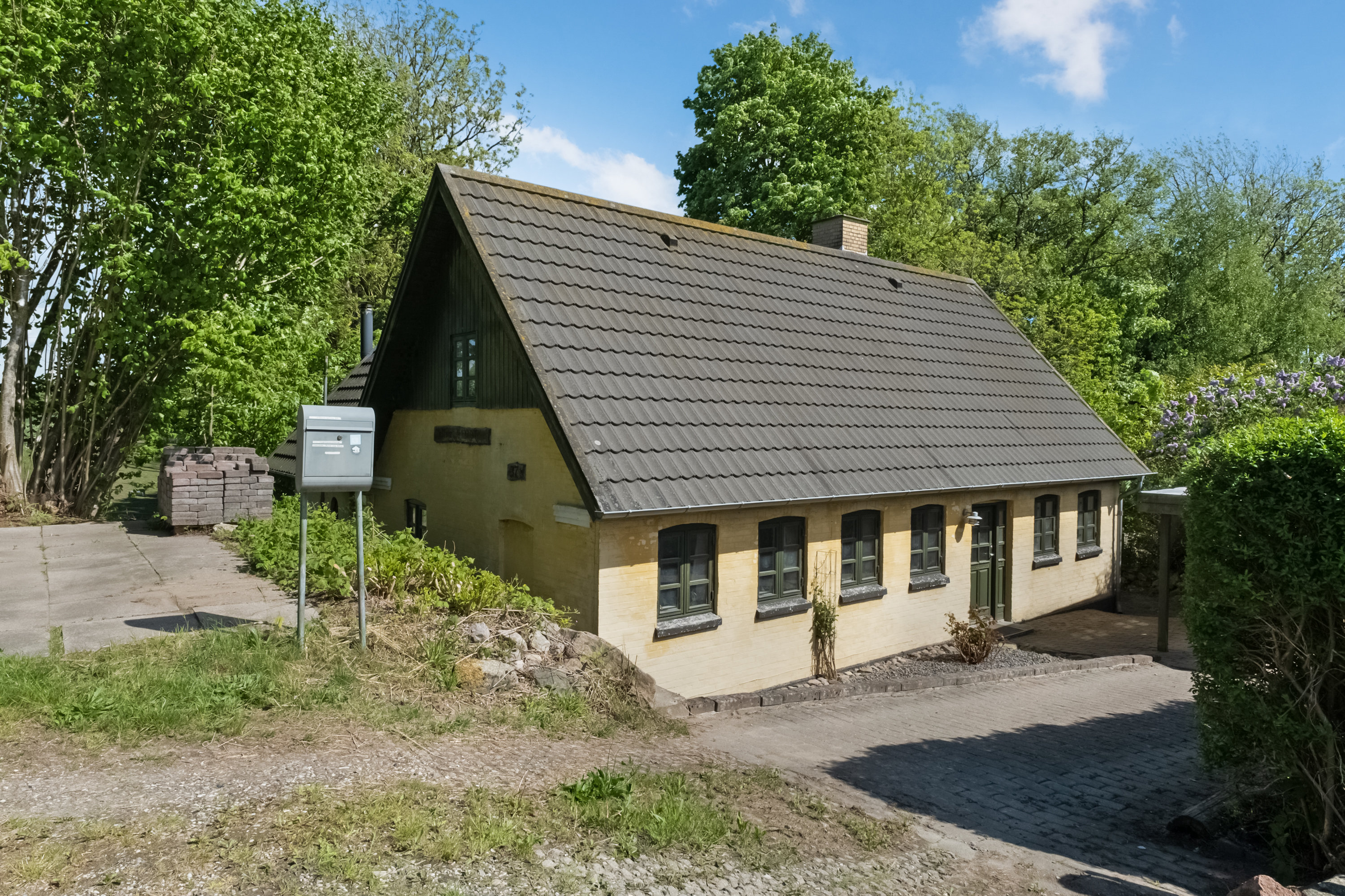 Villa: Facade på Vøjstrupvej 37, Nr Broby, 5672 Broby