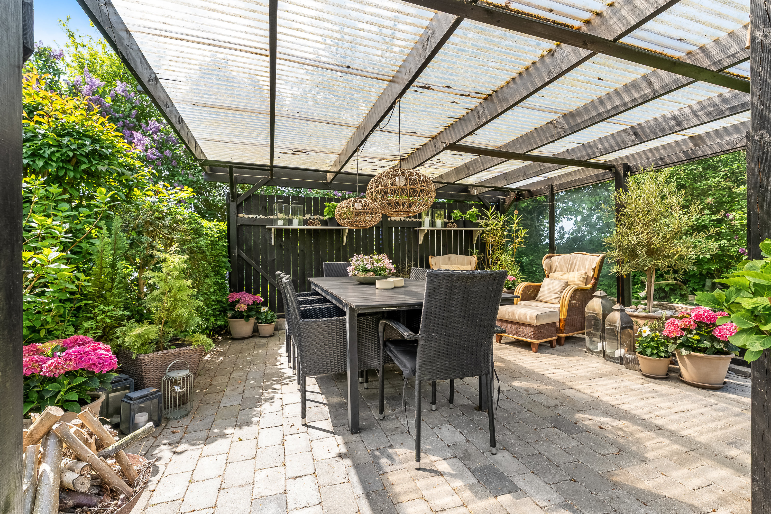 Fremhævet overdækket terrasse billede i fuldskærmstilstand. Billede af Pregehøjvej 18, 4800 Nykøbing F