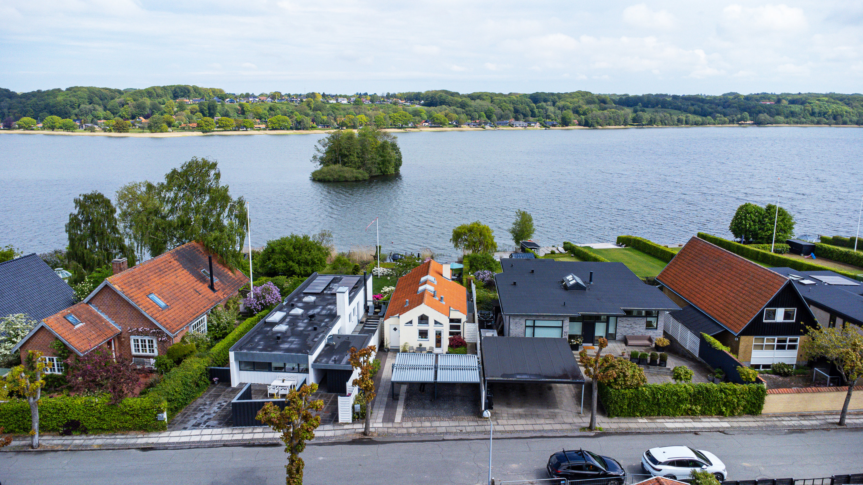 Fremhævet luftfoto billede i fuldskærmstilstand. Billede af Alleen 25, 8660 Skanderborg