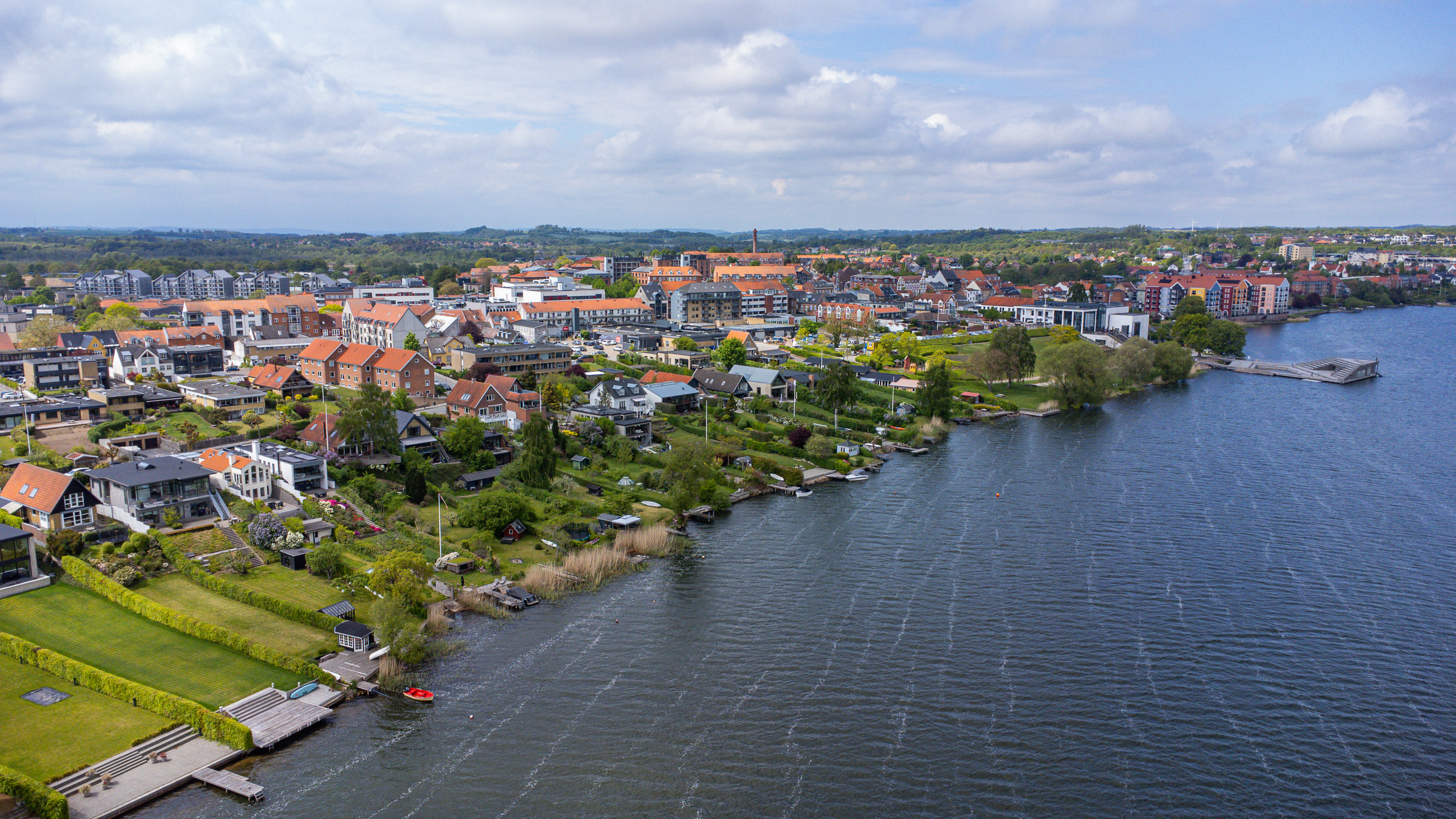 Fremhævet luftfoto billede i fuldskærmstilstand. Billede af Alleen 25, 8660 Skanderborg