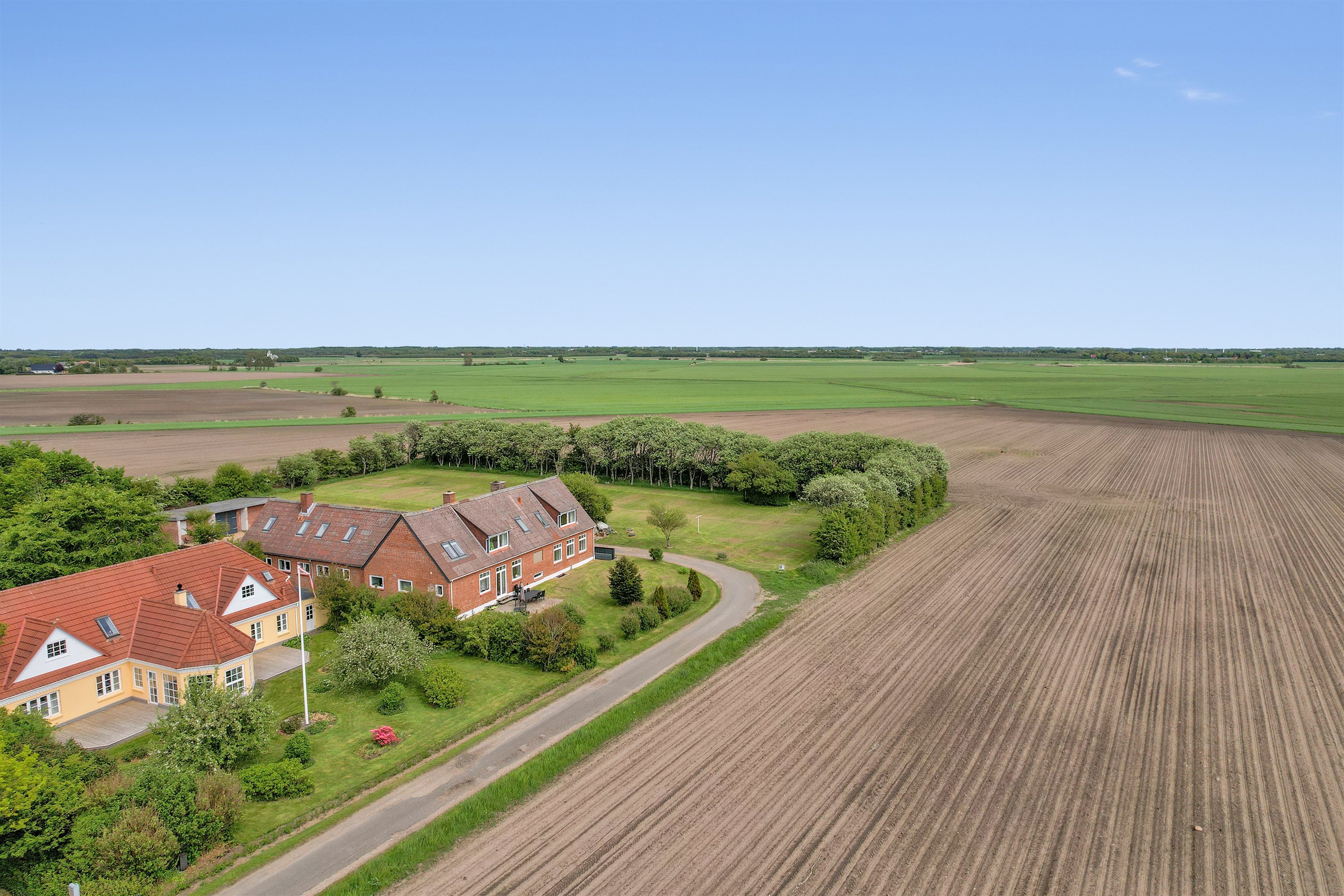 Fremhævet luftfoto billede i fuldskærmstilstand. Billede af Allerupvej 15A-C, Sneum, 6731 Tjæreborg