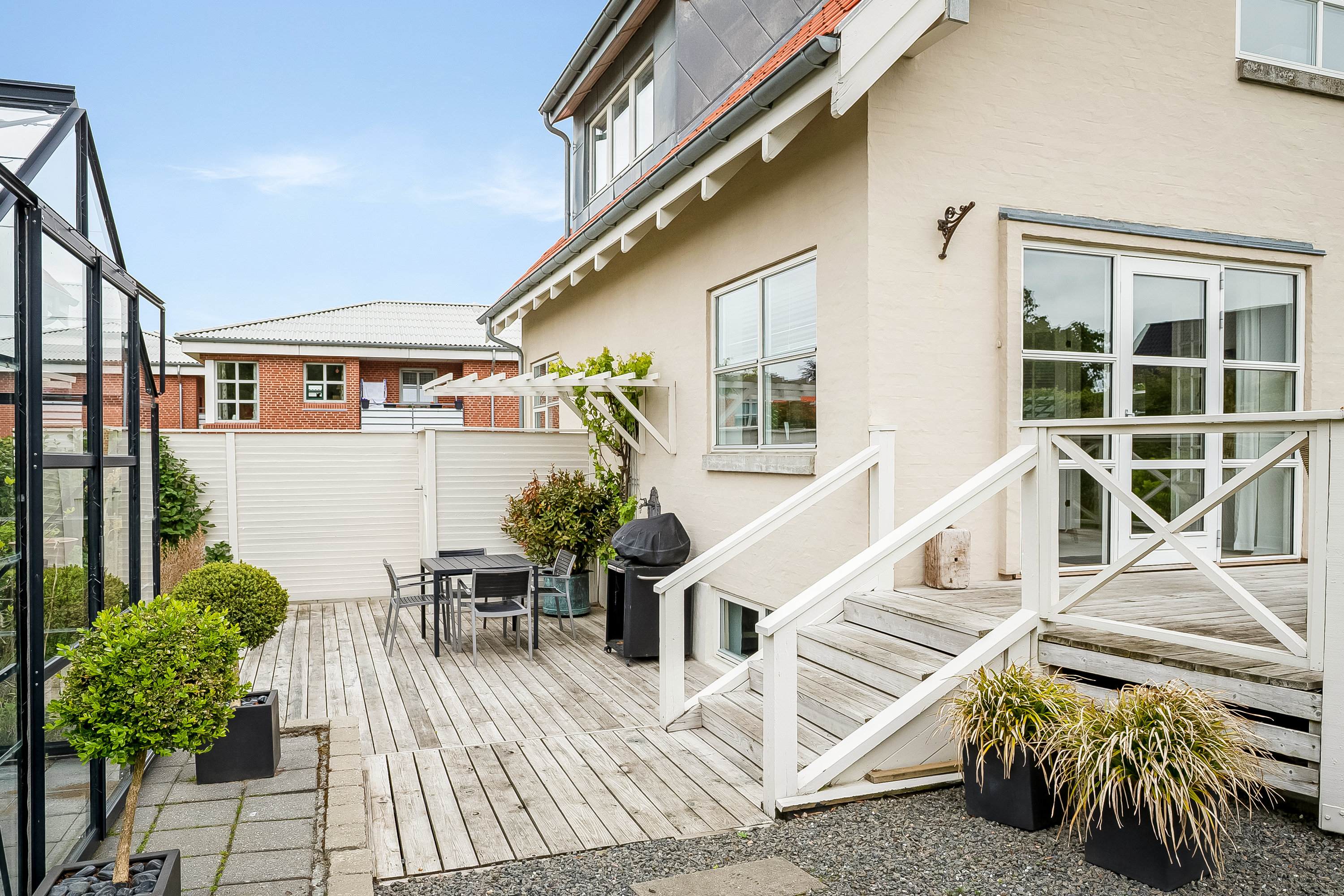 Fremhævet terrasse billede i fuldskærmstilstand. Billede af Elsdyrvej 2, 7100 Vejle