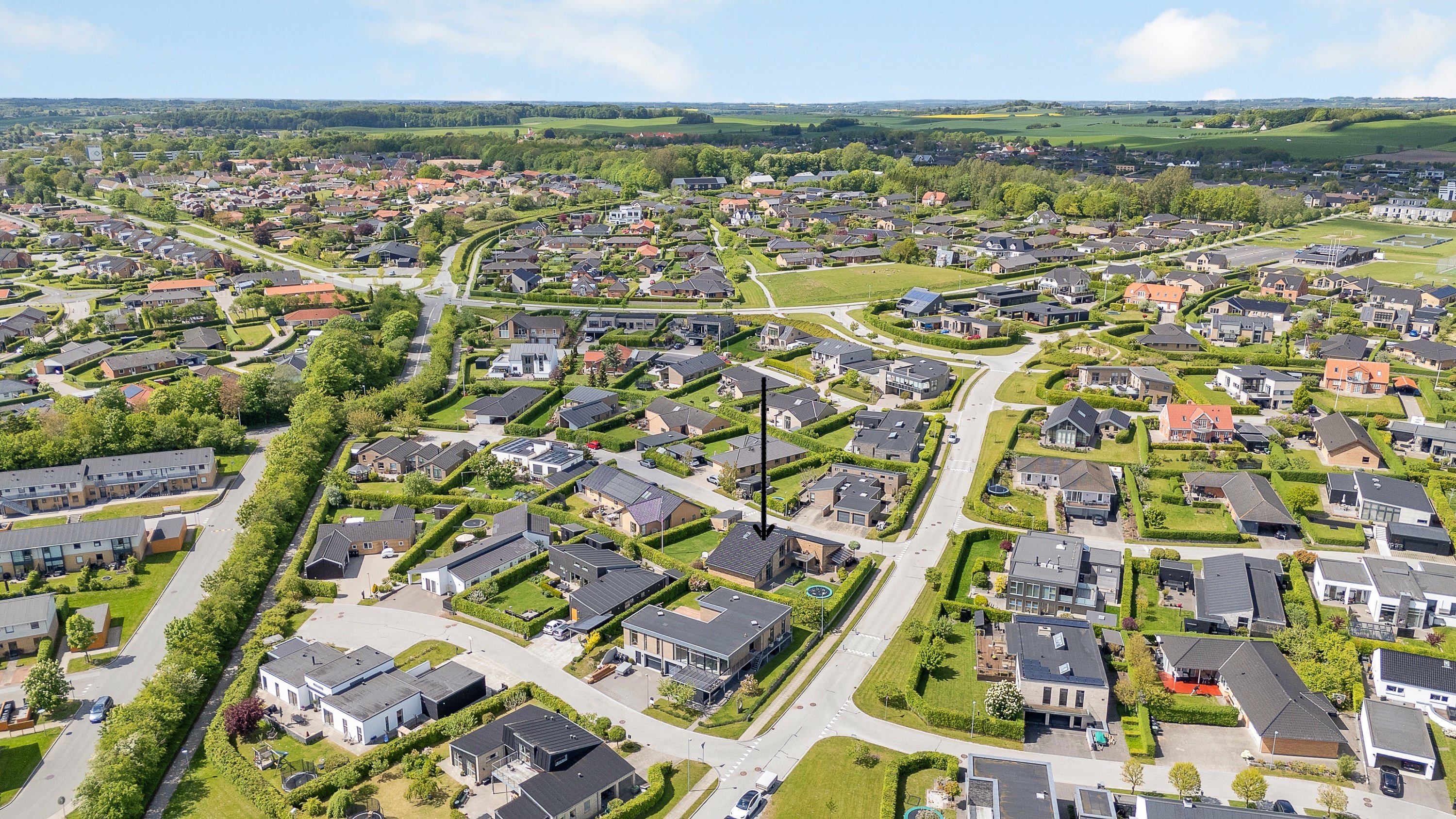 Fremhævet luftfoto billede i fuldskærmstilstand. Billede af Elmehaven 42, 8520 Lystrup