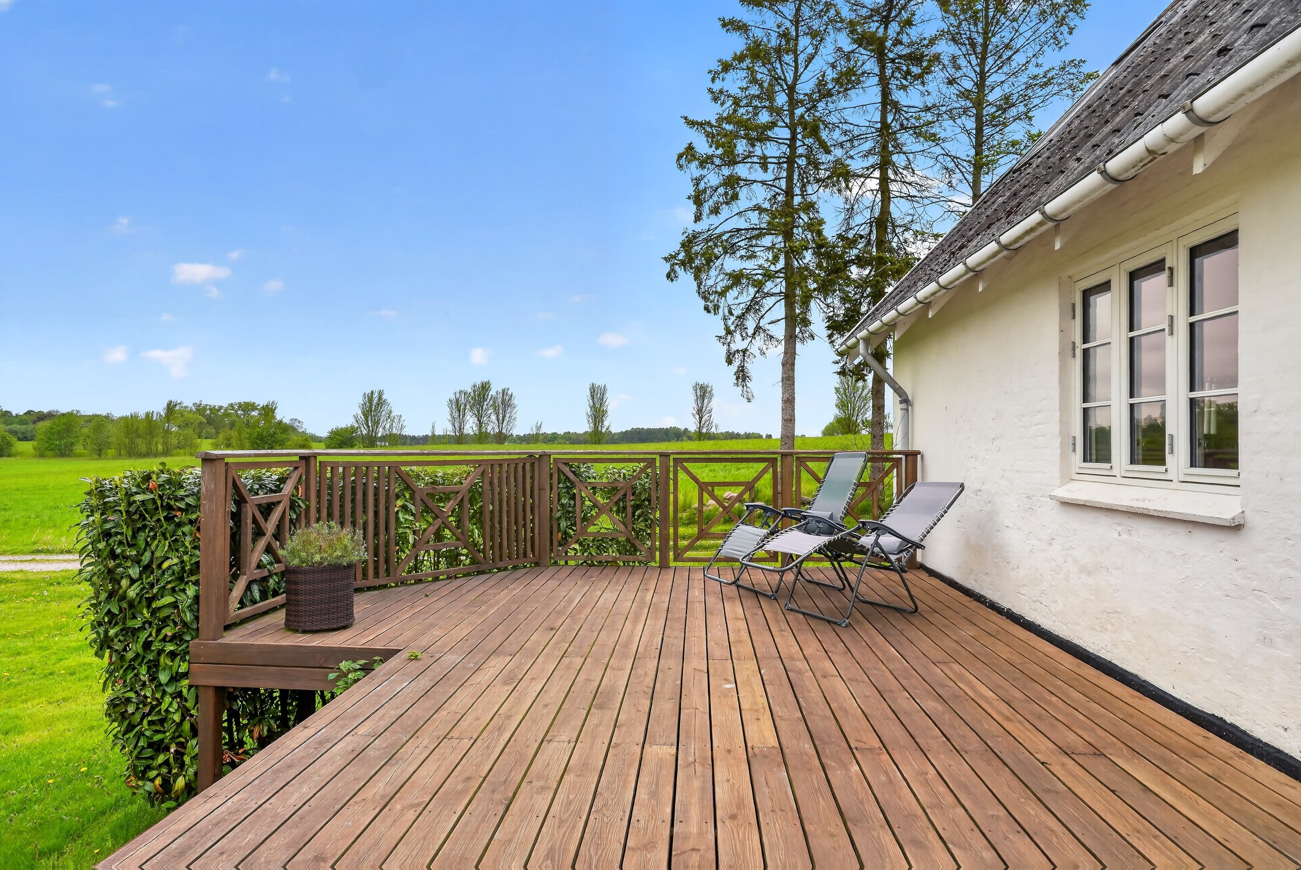 Fremhævet terrasse billede i fuldskærmstilstand. Billede af Kirkestien 10, Tjæreby, 3400 Hillerød