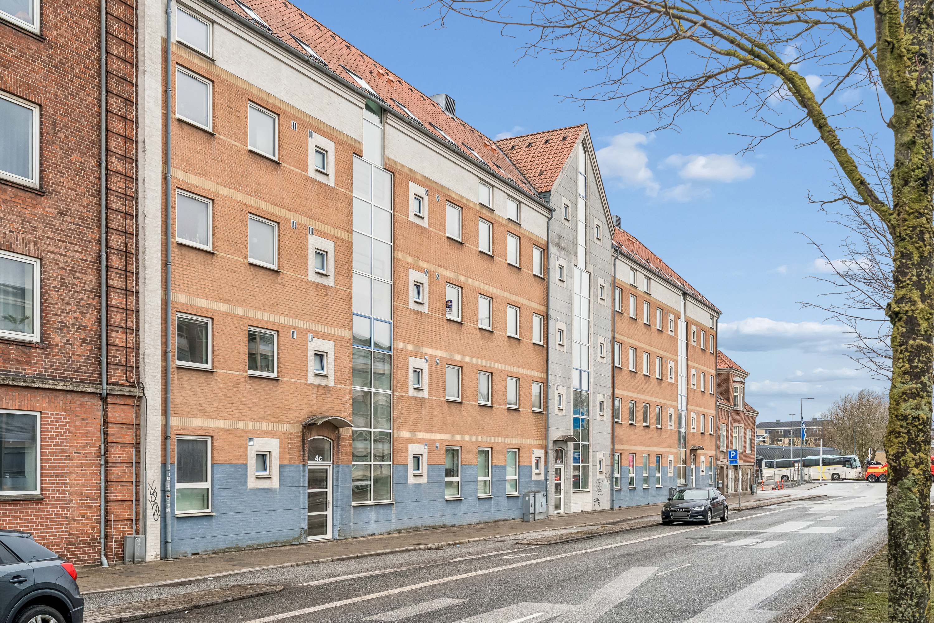 Fremhævet ejendommen billede i fuldskærmstilstand. Billede af Sønderbro 4B, 2. th., 9000 Aalborg