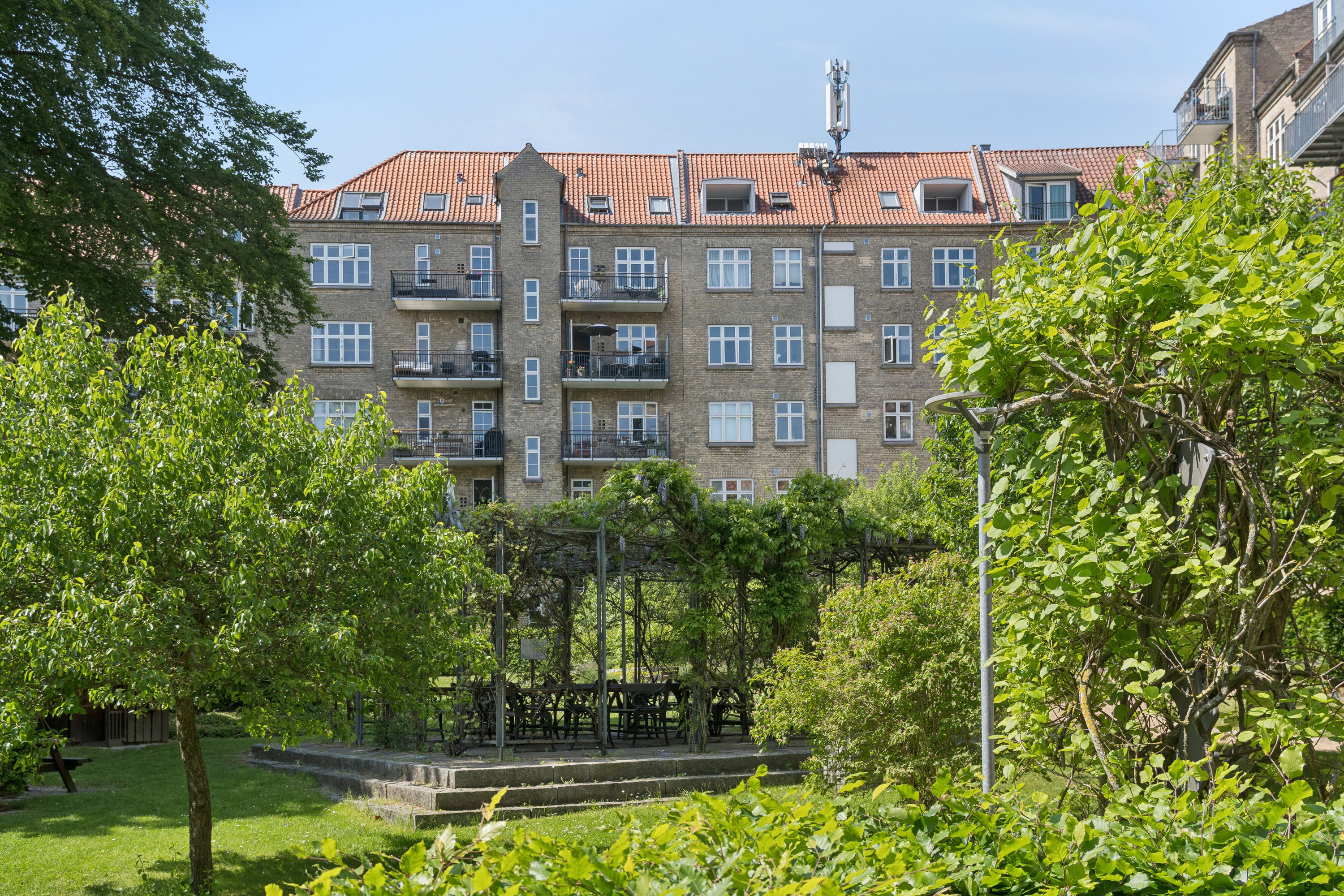 Fremhævet set fra haven billede i fuldskærmstilstand. Billede af Herningvej 15, st.. th., 8000 Aarhus C