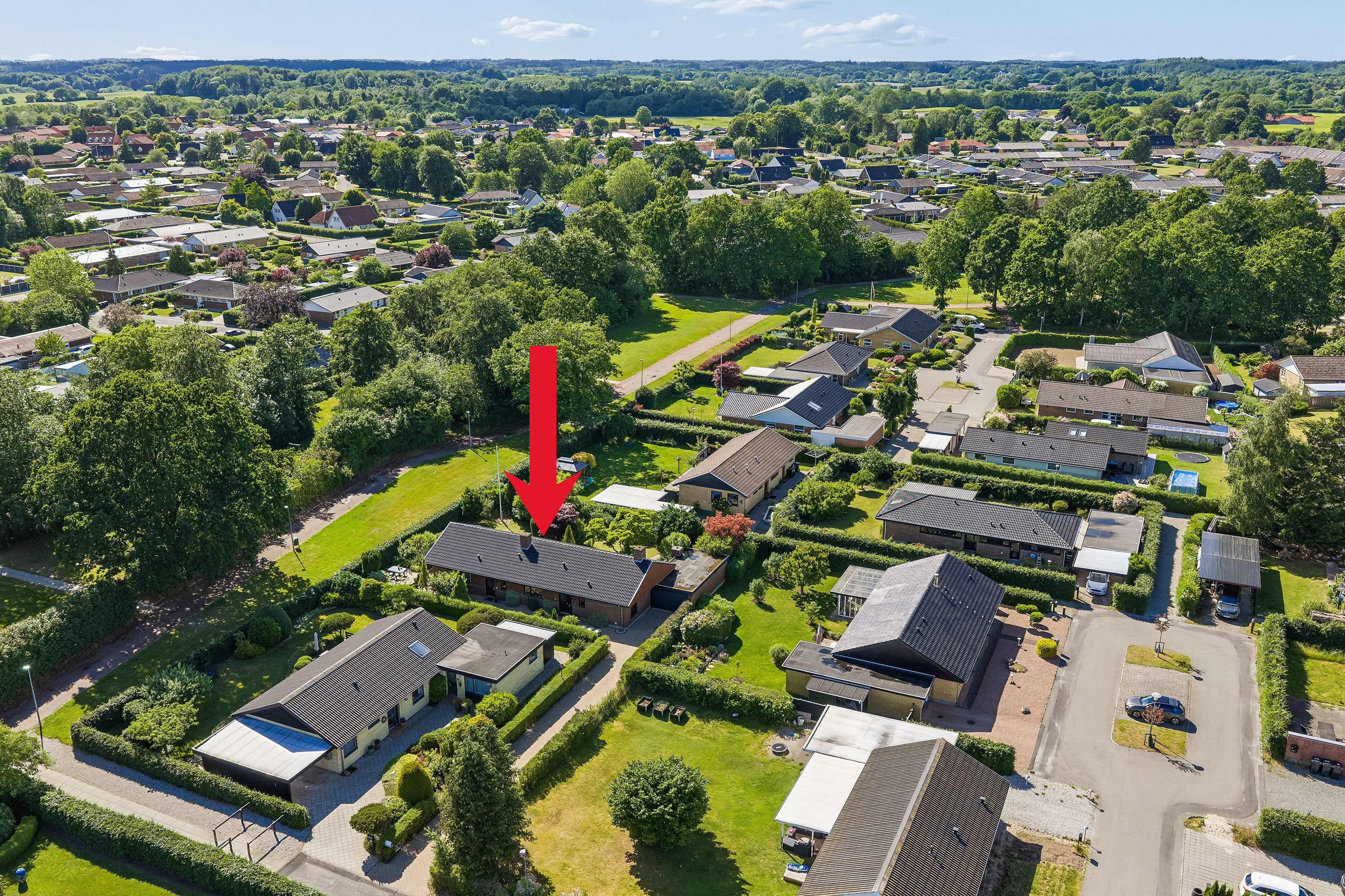 Fremhævet luftfoto billede i fuldskærmstilstand. Billede af Kronhjortløkken 198, Korup, 5210 Odense NV
