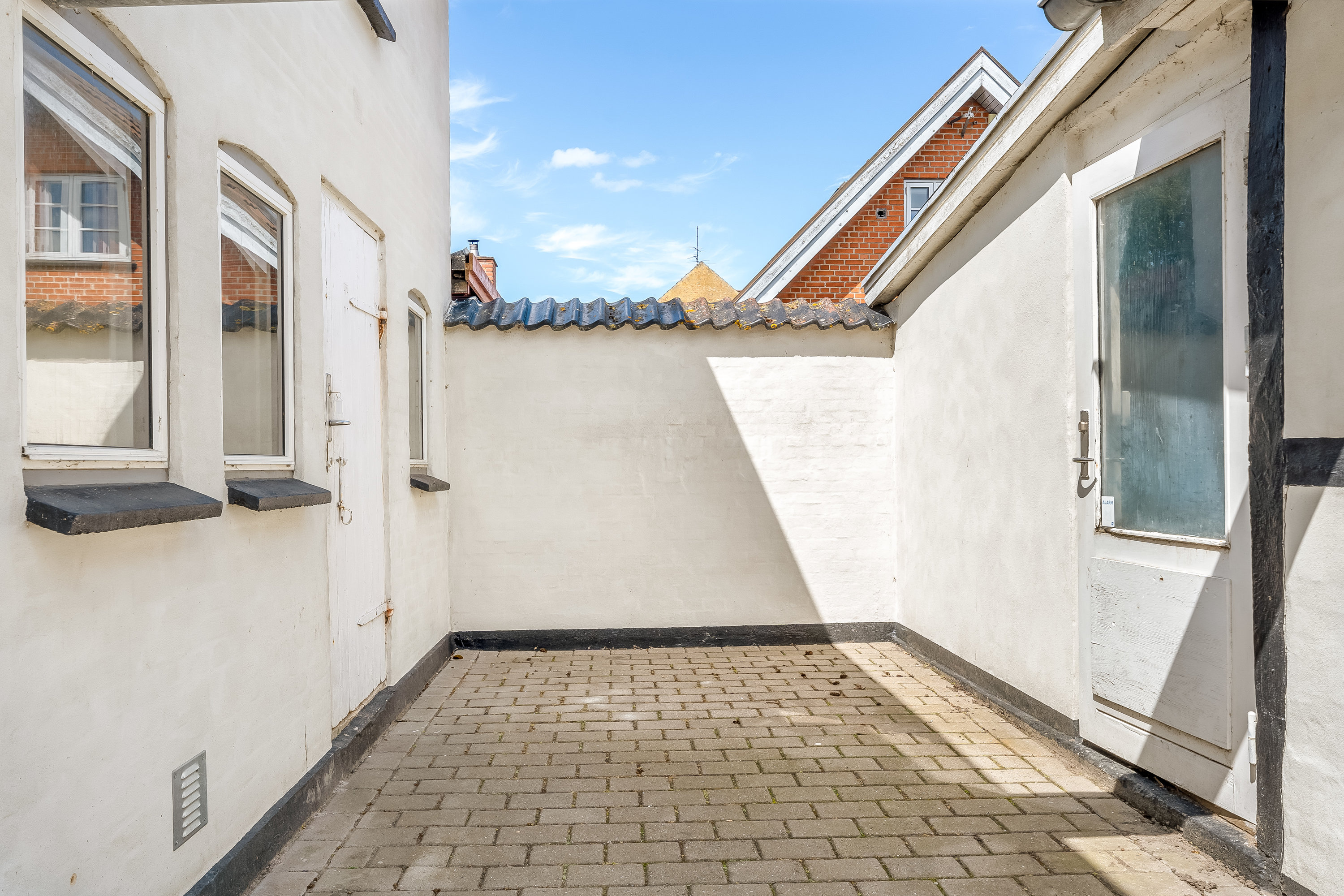 Fremhævet terrasse billede i fuldskærmstilstand. Billede af Hovedgaden 3, 4920 Søllested