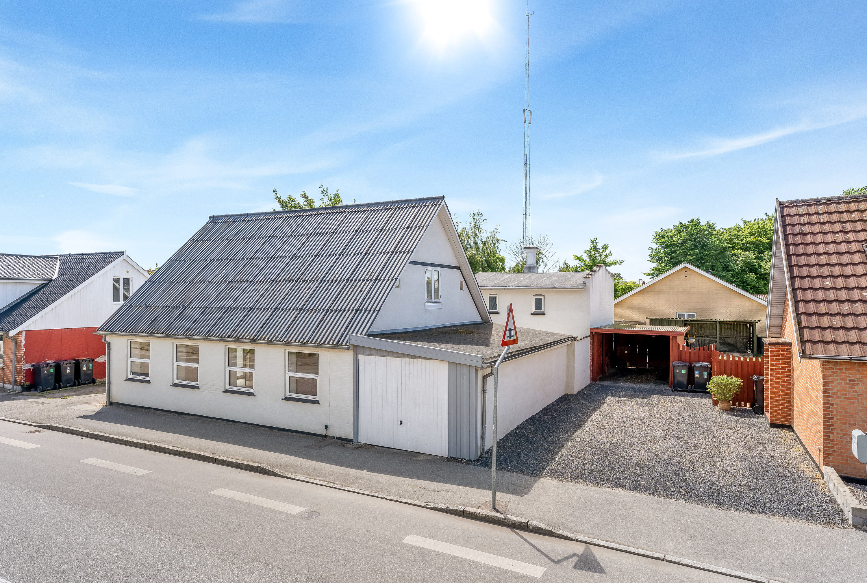 Fremhævet facade billede i fuldskærmstilstand. Billede af Hovedgaden 3, 4920 Søllested