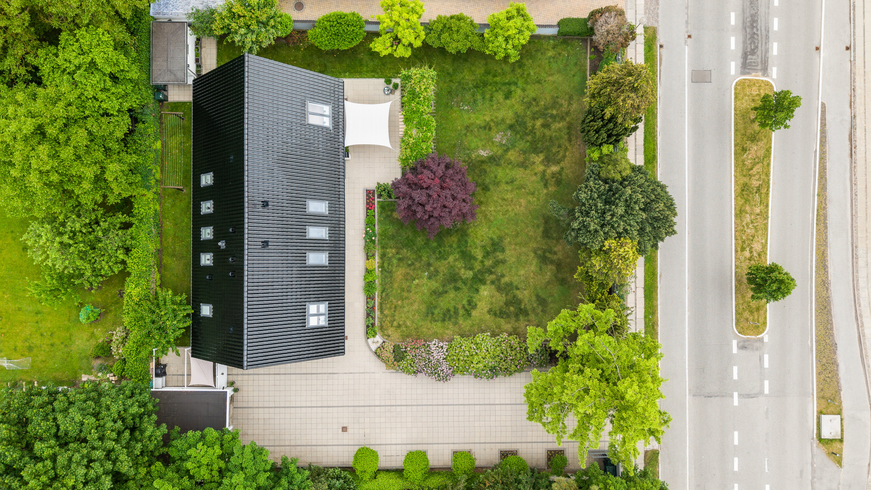 Fremhævet facade billede i fuldskærmstilstand. Billede af Trongårdsparken 41, 2800 Kongens Lyngby