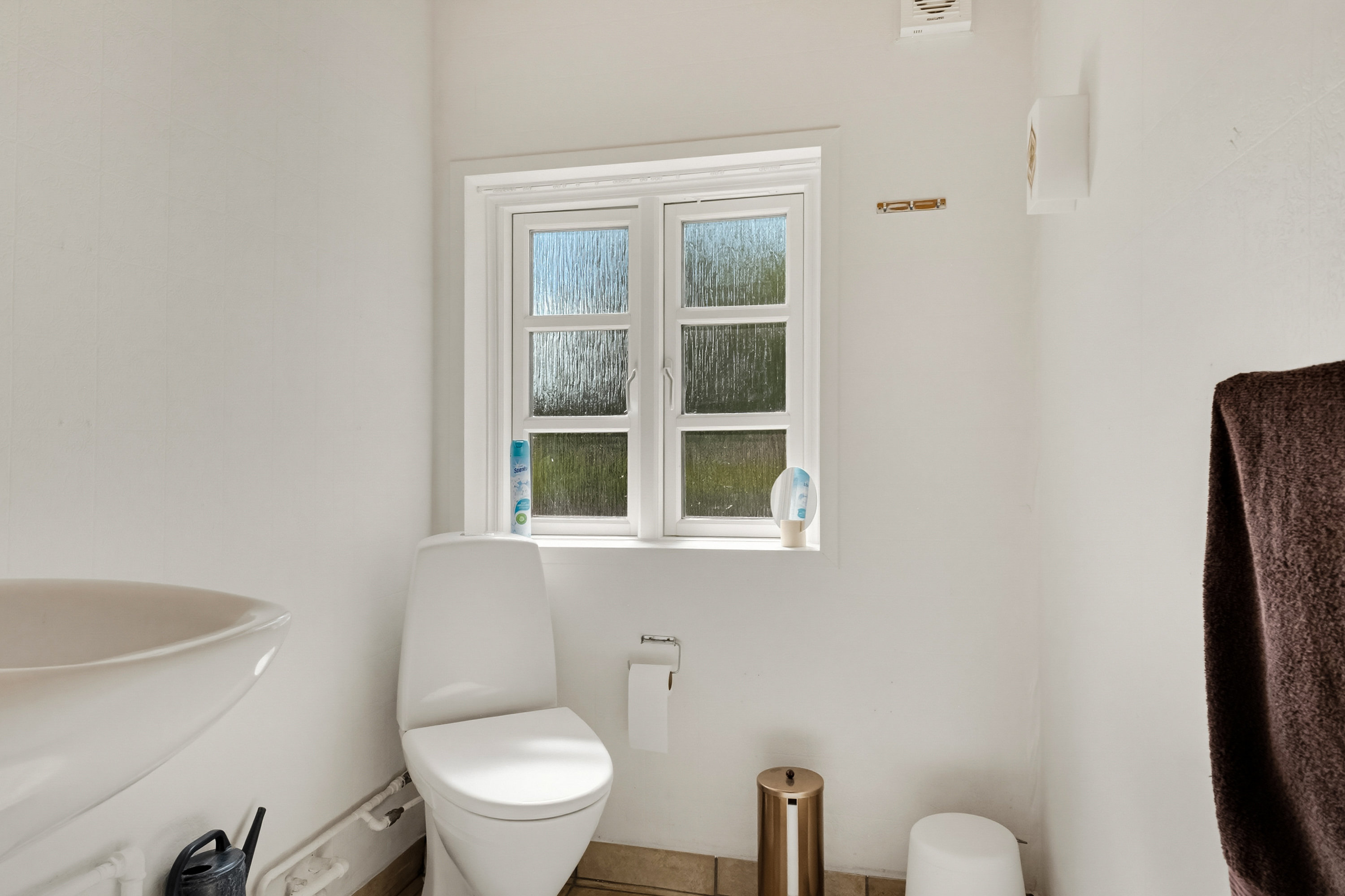 Fremhævet toilet billede i fuldskærmstilstand. Billede af Kogsbøllevej 49, Kogsbølle, 5800 Nyborg