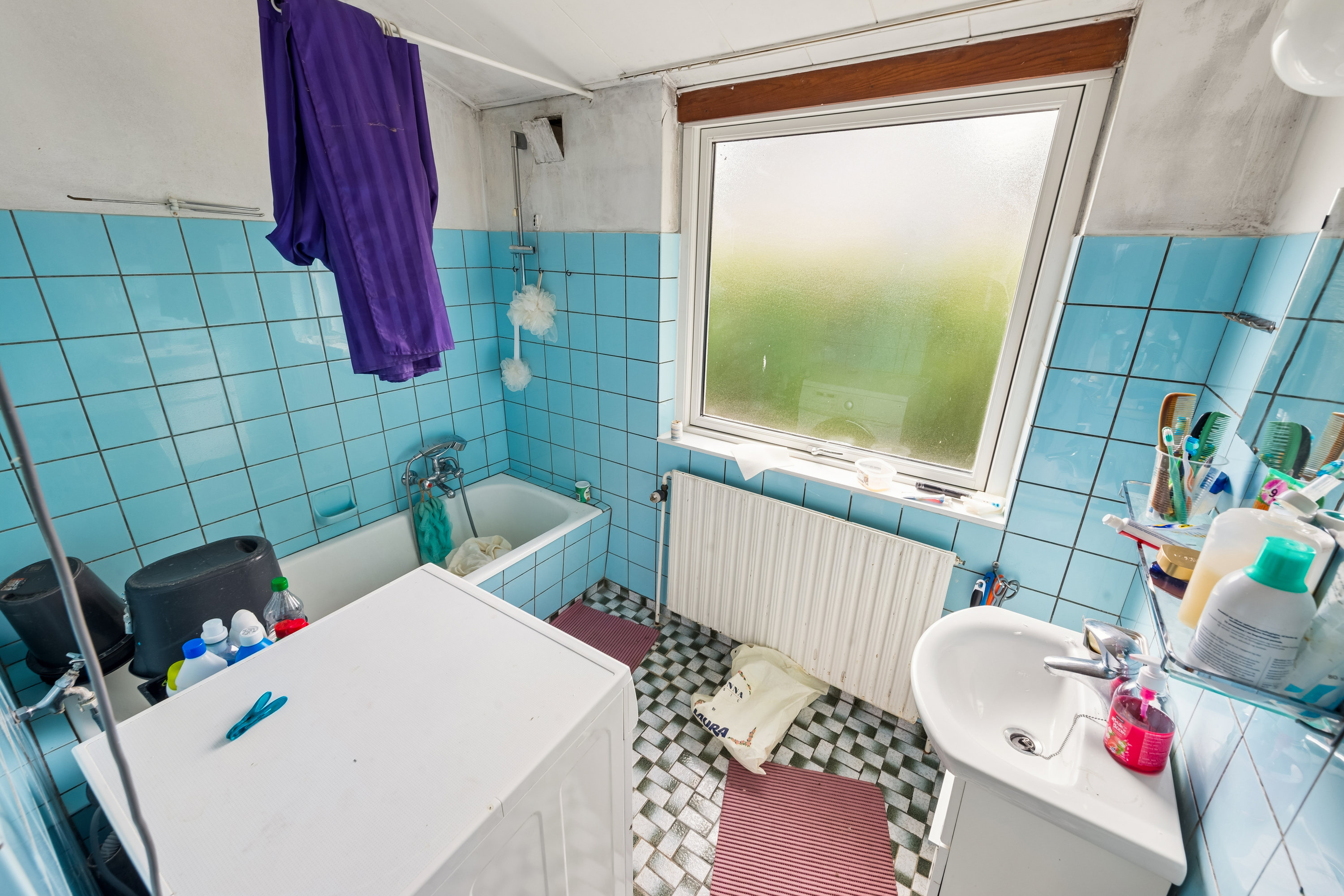 Fremhævet badeværelse billede i fuldskærmstilstand. Billede af Rugkærgårdsvej 23A, 2630 Taastrup
