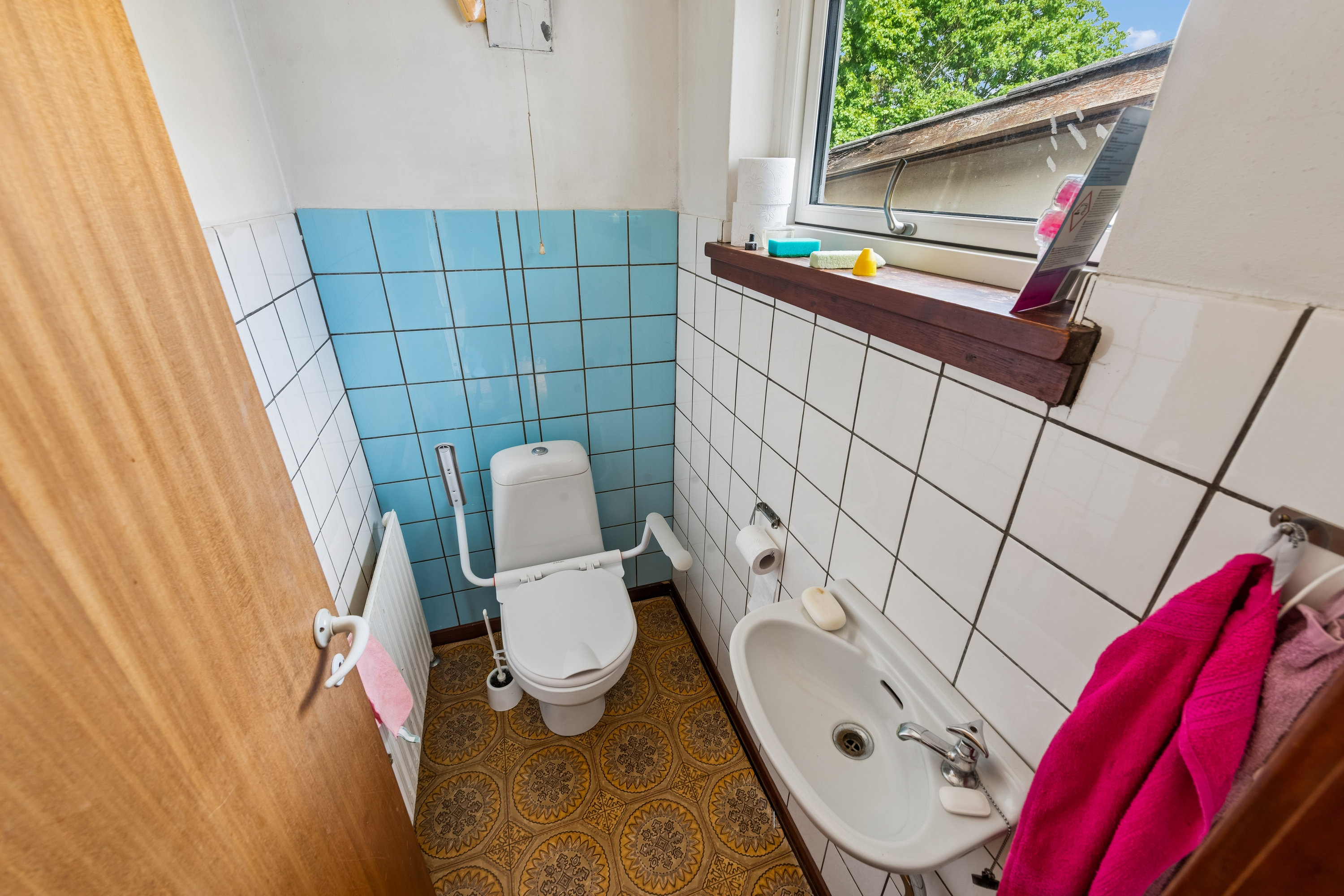 Fremhævet badeværelse billede i fuldskærmstilstand. Billede af Rugkærgårdsvej 23A, 2630 Taastrup