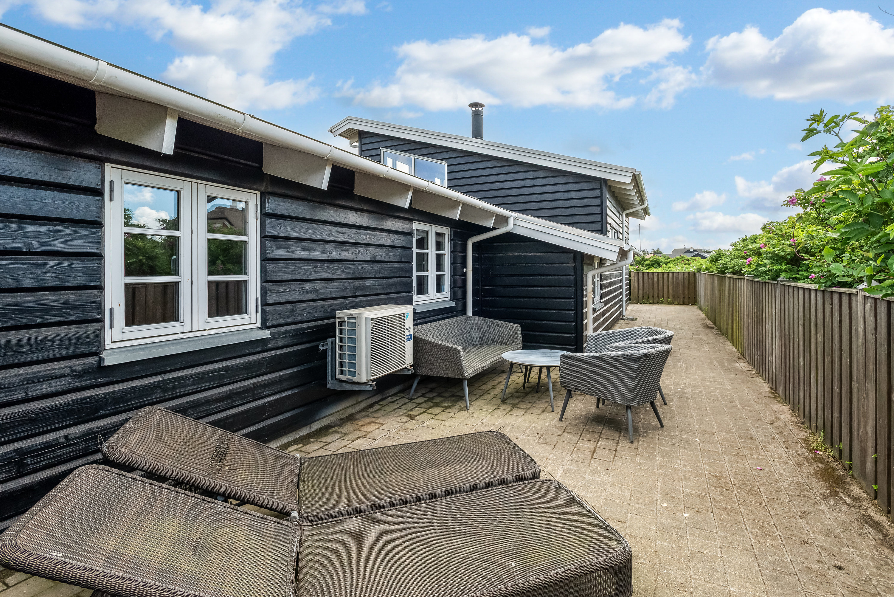 Fremhævet terrasse billede i fuldskærmstilstand. Billede af Lodbergsvej 163, Søndervig, 6950 Ringkøbing