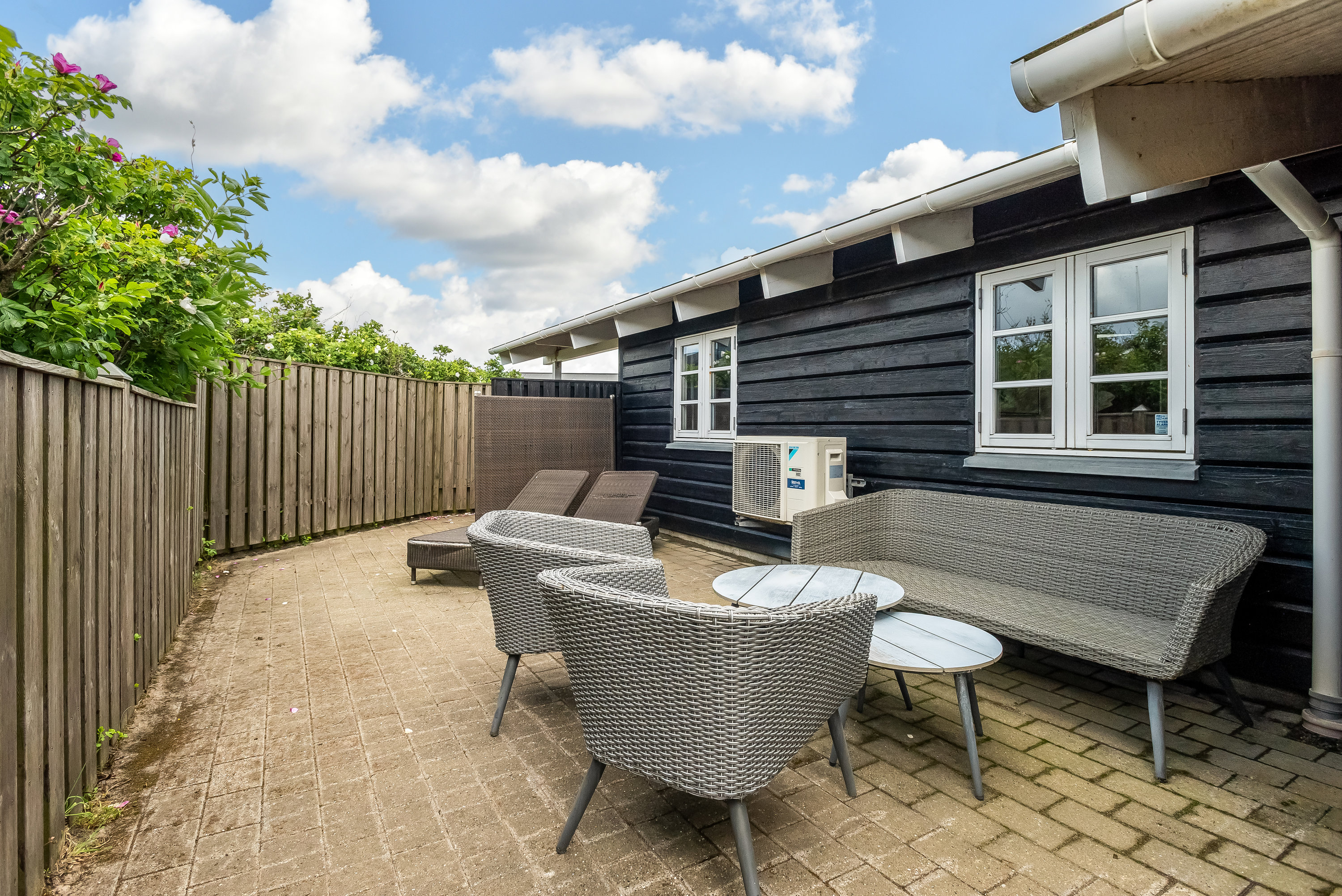 Fremhævet terrasse billede i fuldskærmstilstand. Billede af Lodbergsvej 163, Søndervig, 6950 Ringkøbing