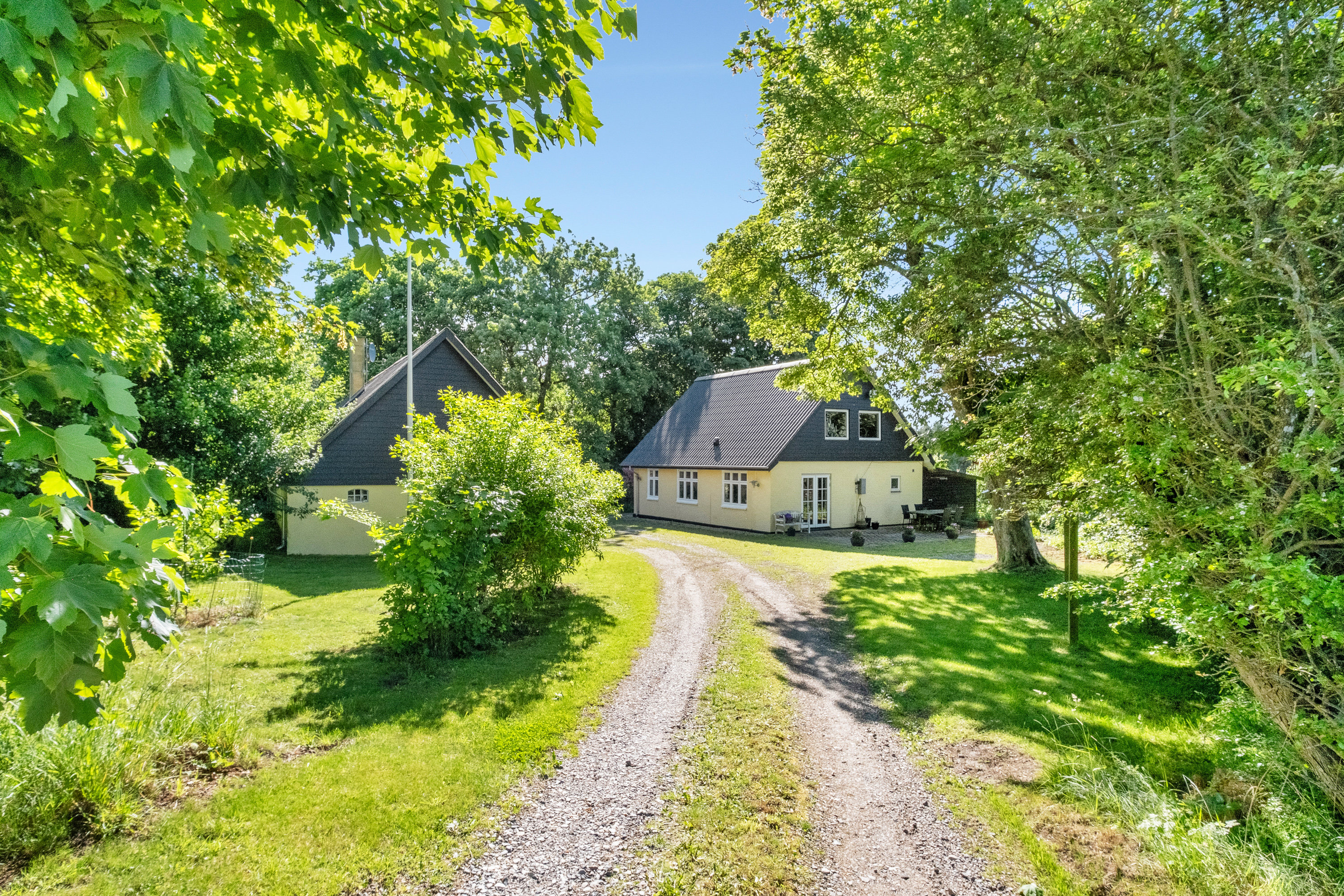 Miniaturebillede 1: facade. Billede af Balshøje 5, Balle, 8530 Hjortshøj