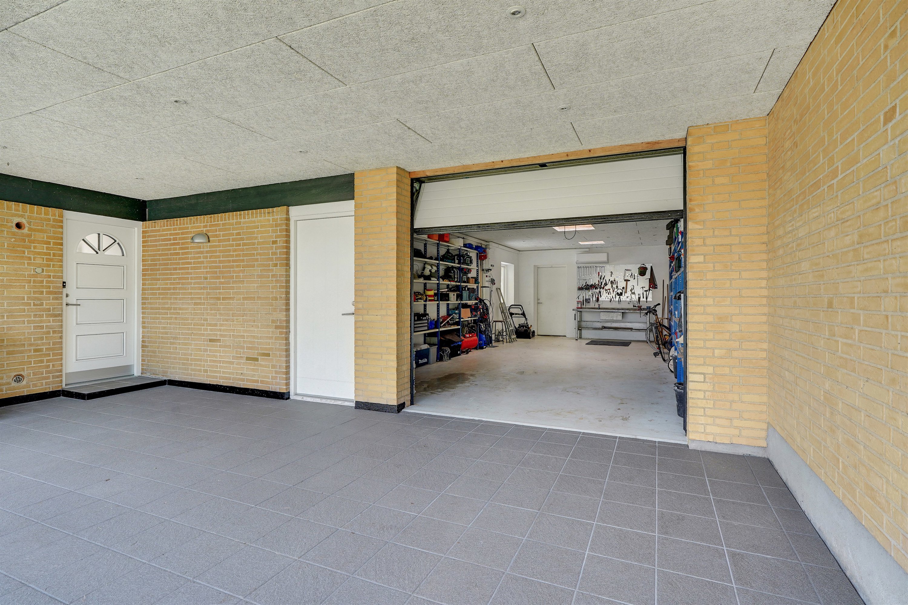 Fremhævet carport billede i fuldskærmstilstand. Billede af Skovparken 208, 7190 Billund