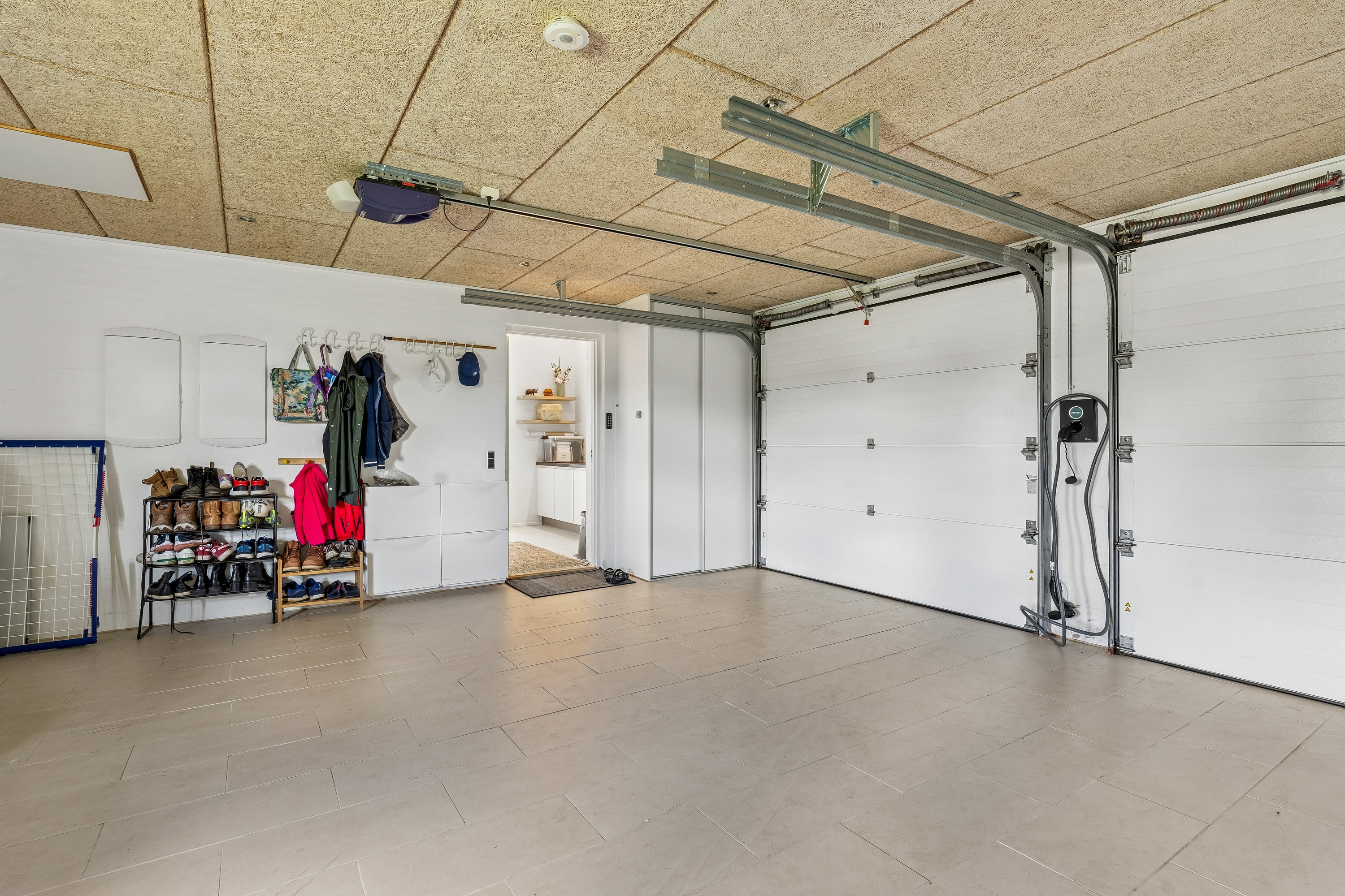 Fremhævet garage billede i fuldskærmstilstand. Billede af Egernvej 36, 8722 Hedensted
