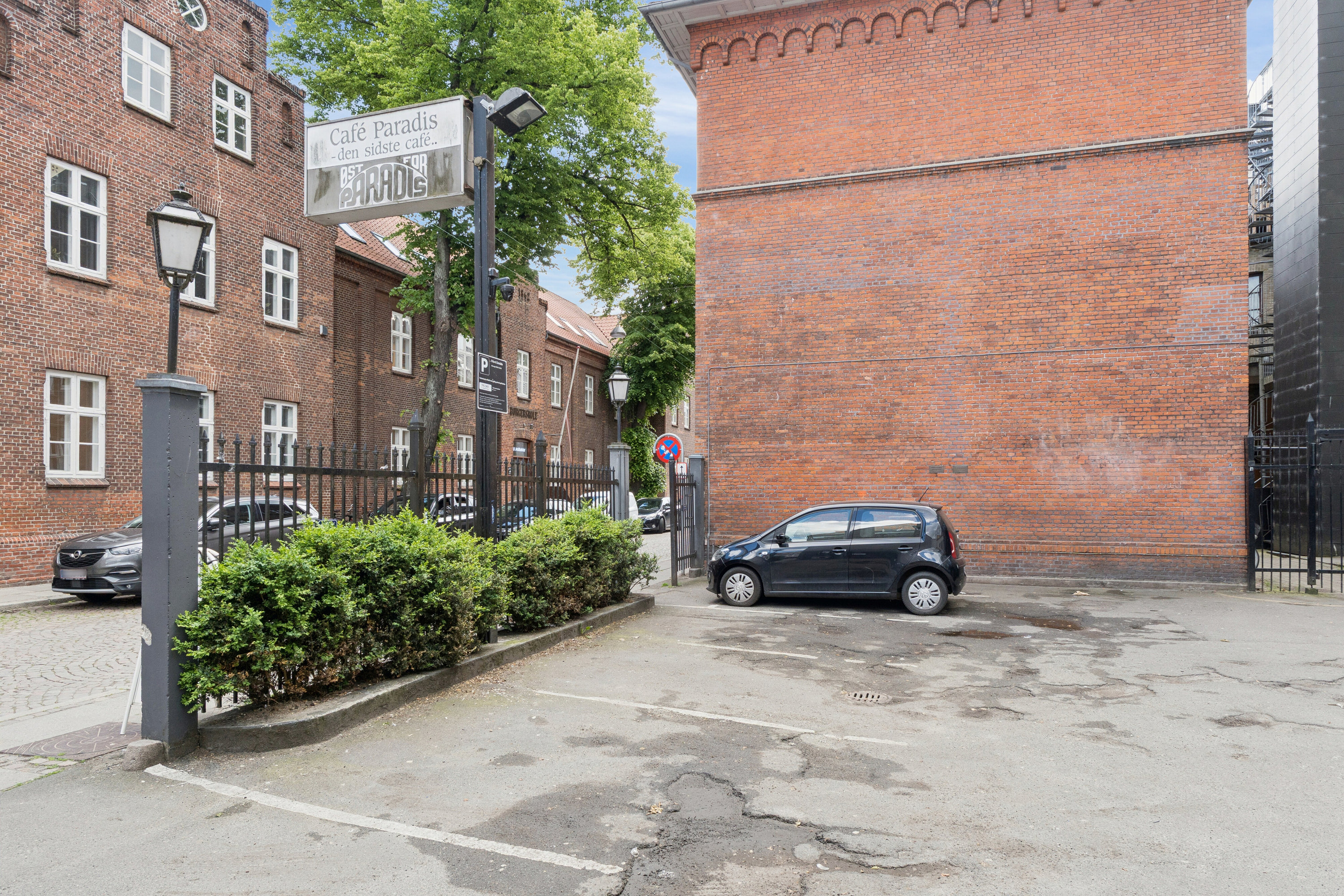 Fremhævet facade billede i fuldskærmstilstand. Billede af Paradisgade 7, st. th., 8000 Aarhus C