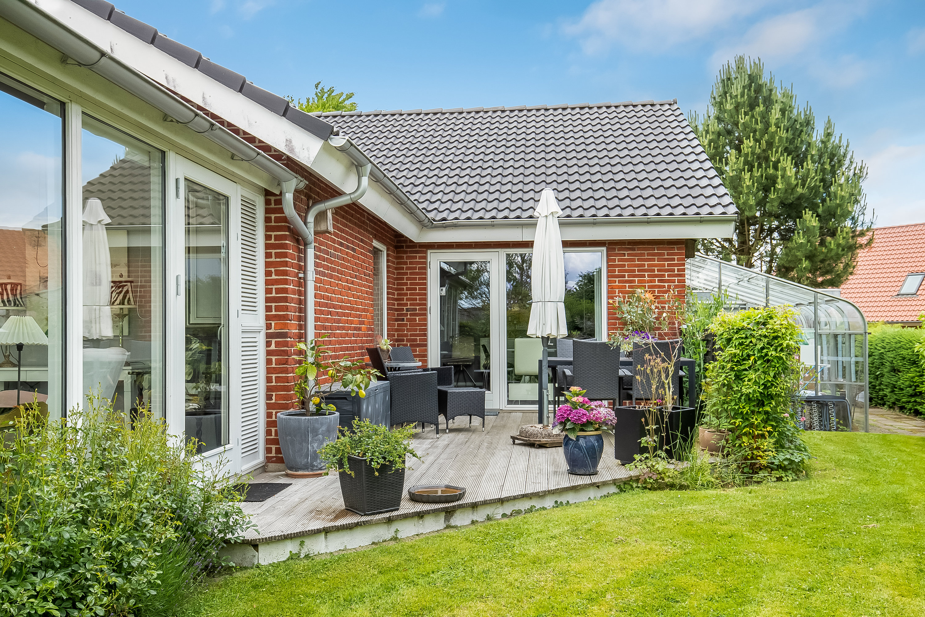 Fremhævet terrasse billede i fuldskærmstilstand. Billede af Badevænget 5, 7100 Vejle