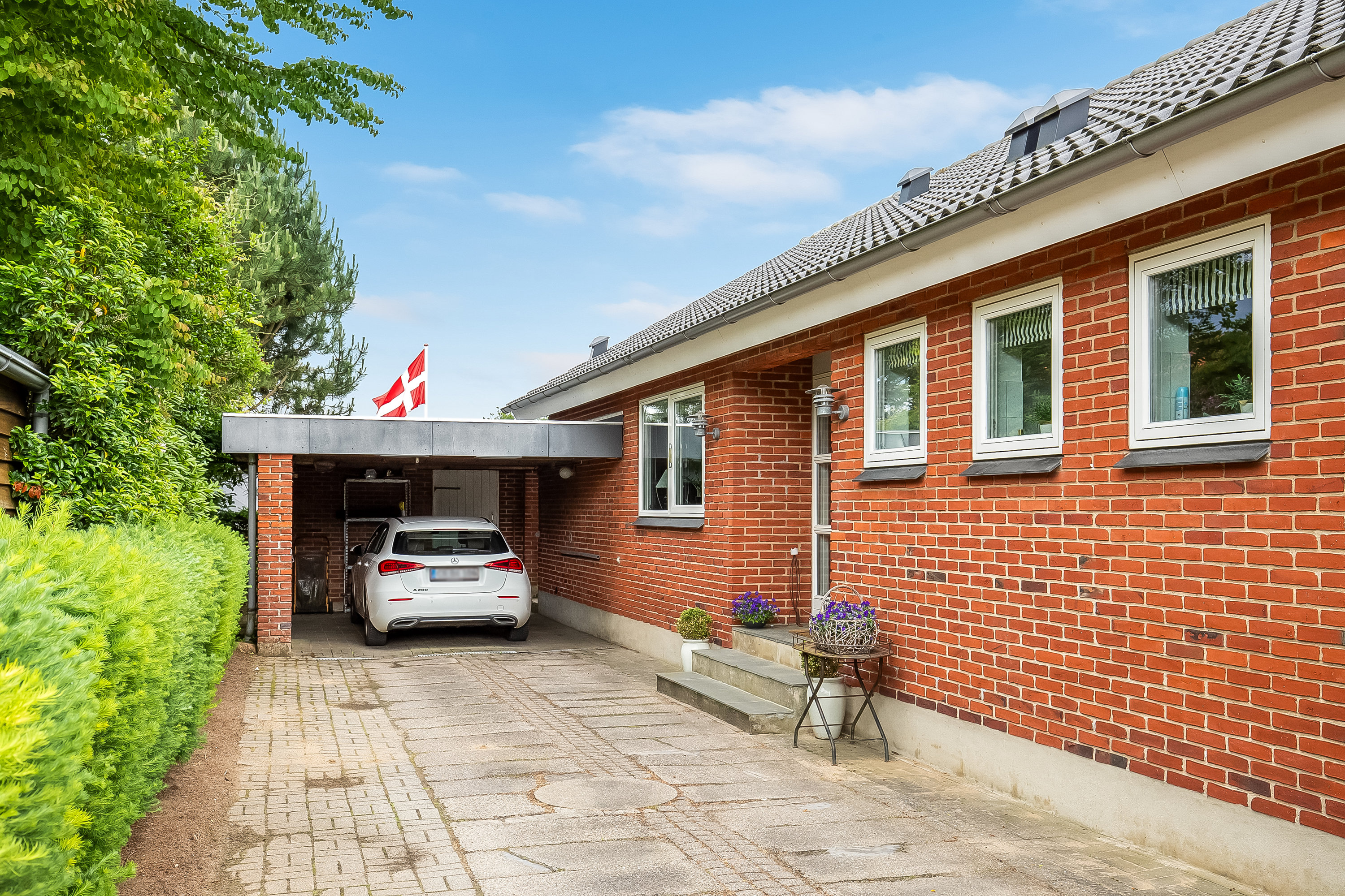 Fremhævet carport billede i fuldskærmstilstand. Billede af Badevænget 5, 7100 Vejle