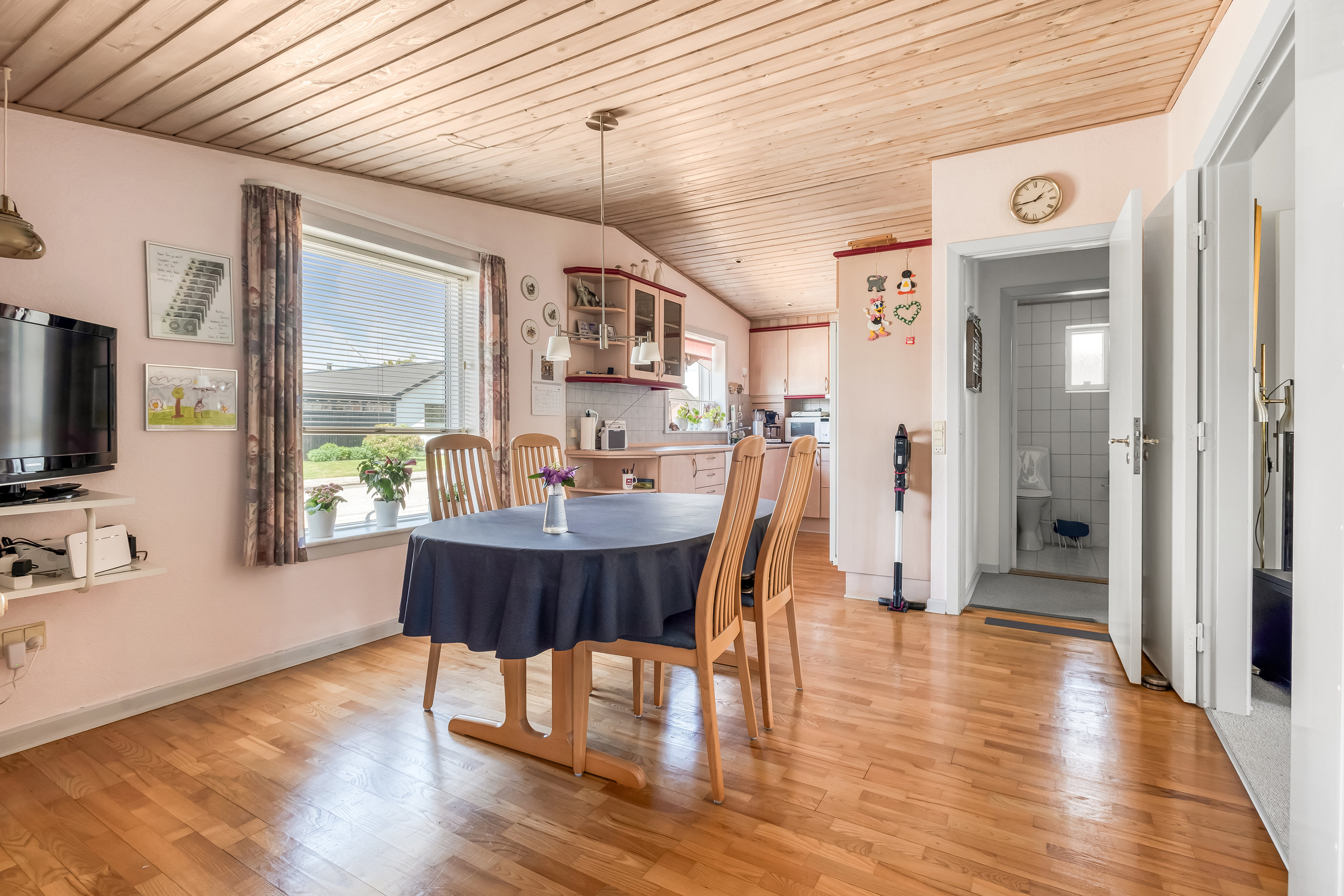 Fremhævet køkken alrum billede i fuldskærmstilstand. Billede af Bavnshøj 9, 6950 Ringkøbing